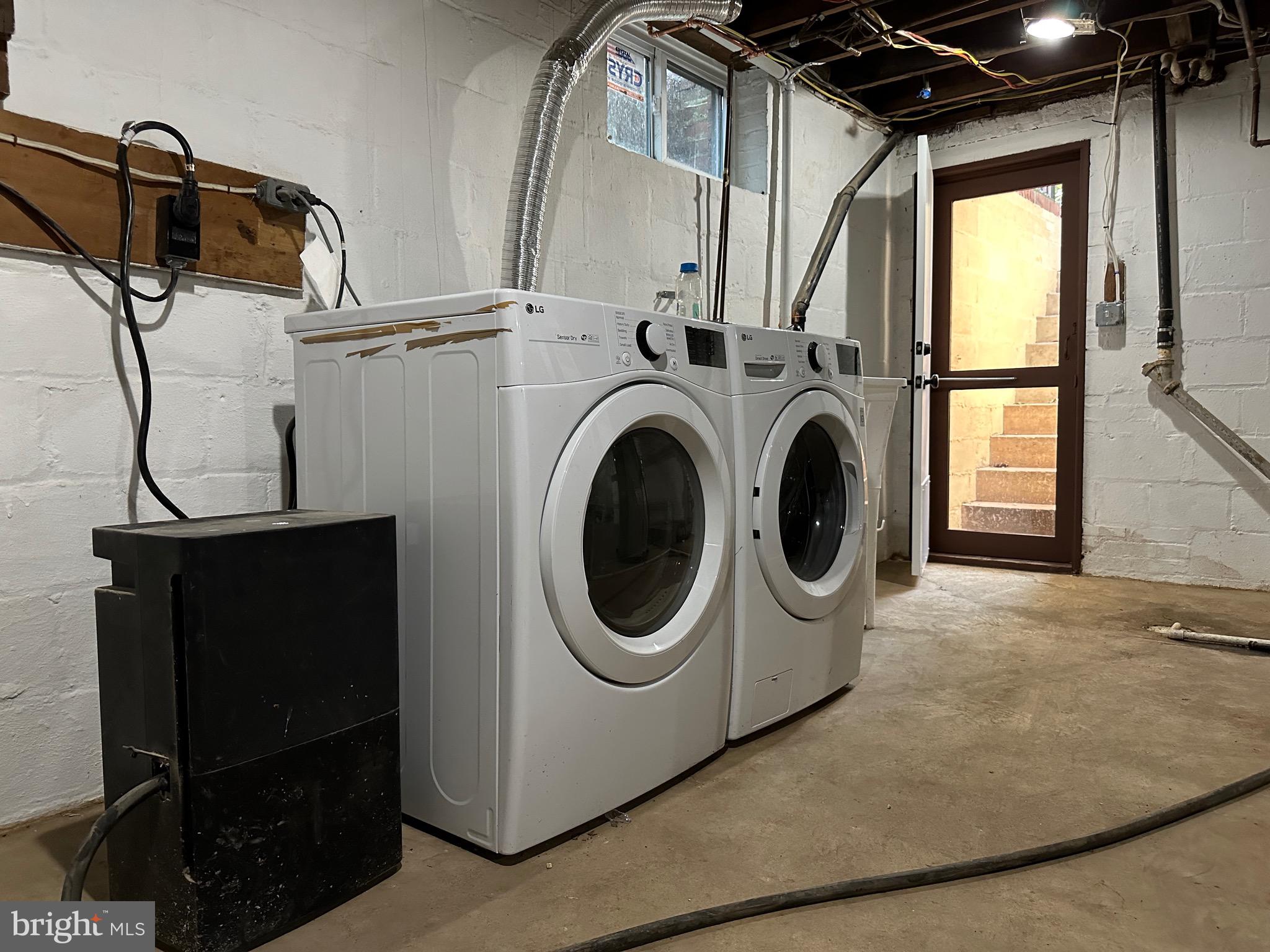 COLLEGE HEIGHTS - Residential Lease