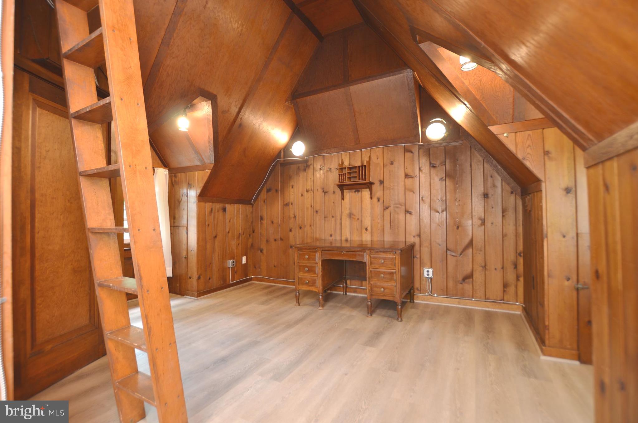 COLLEGE HEIGHTS - Residential Lease