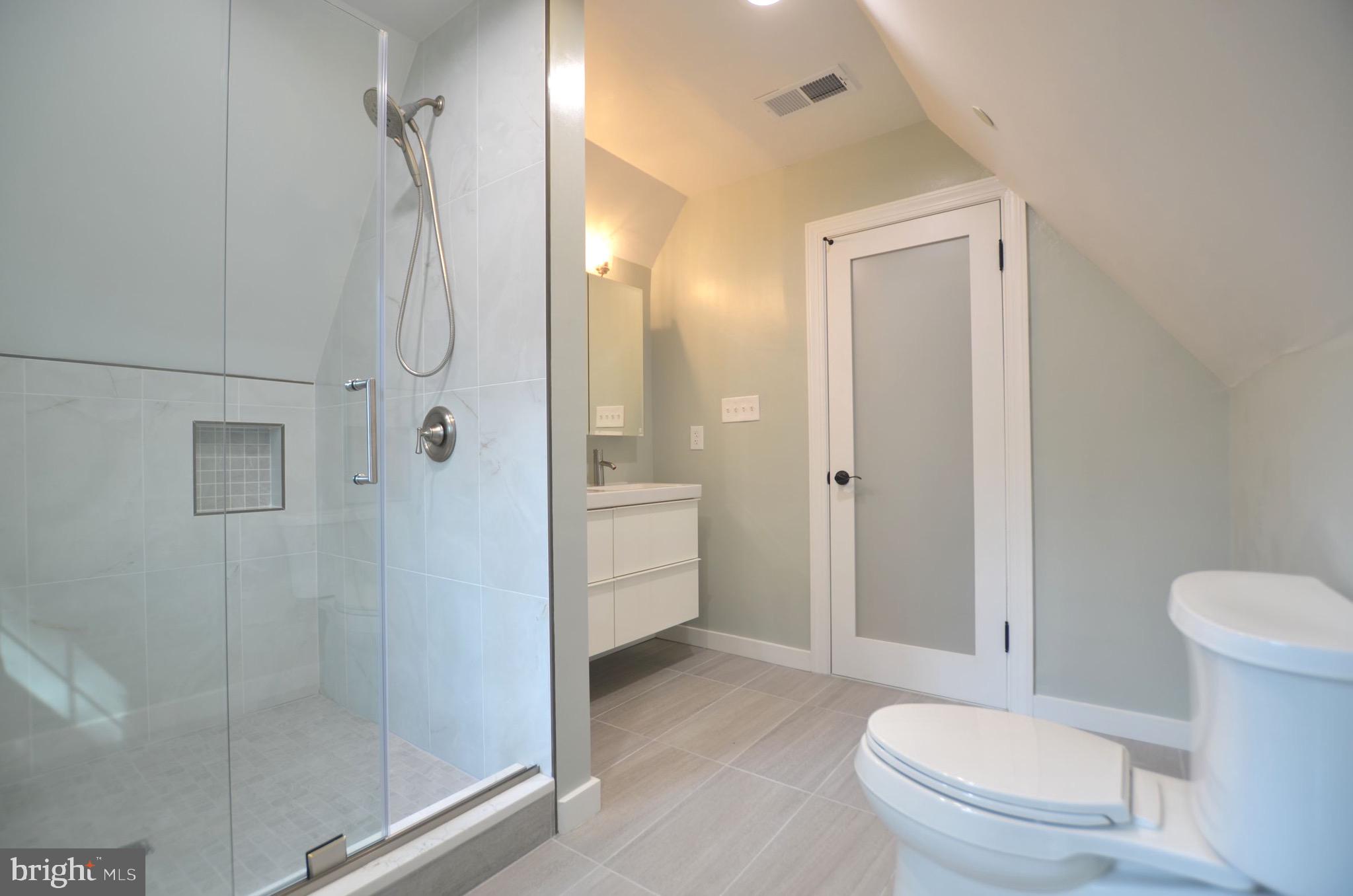 COLLEGE HEIGHTS - Residential Lease