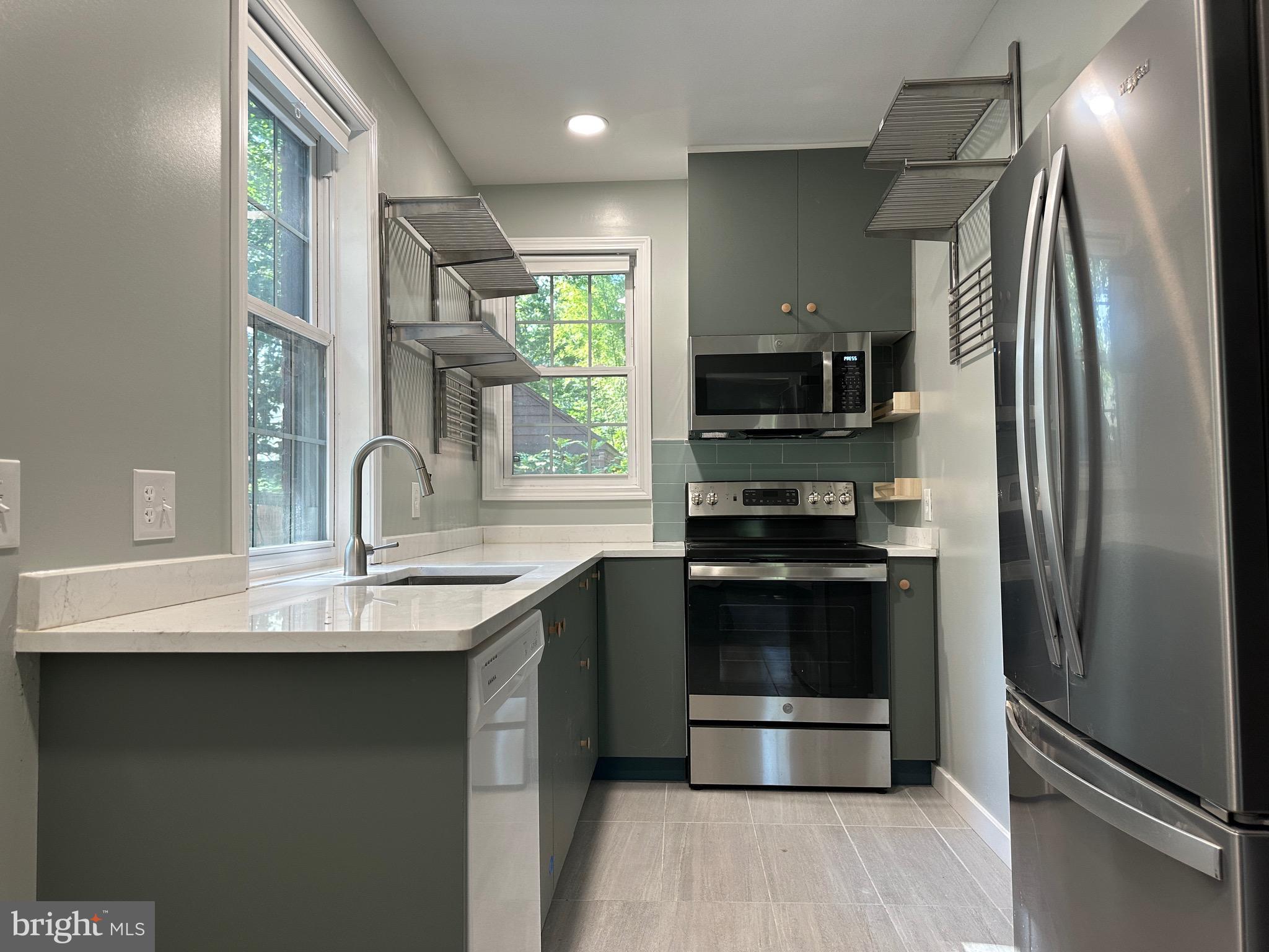 COLLEGE HEIGHTS - Residential Lease