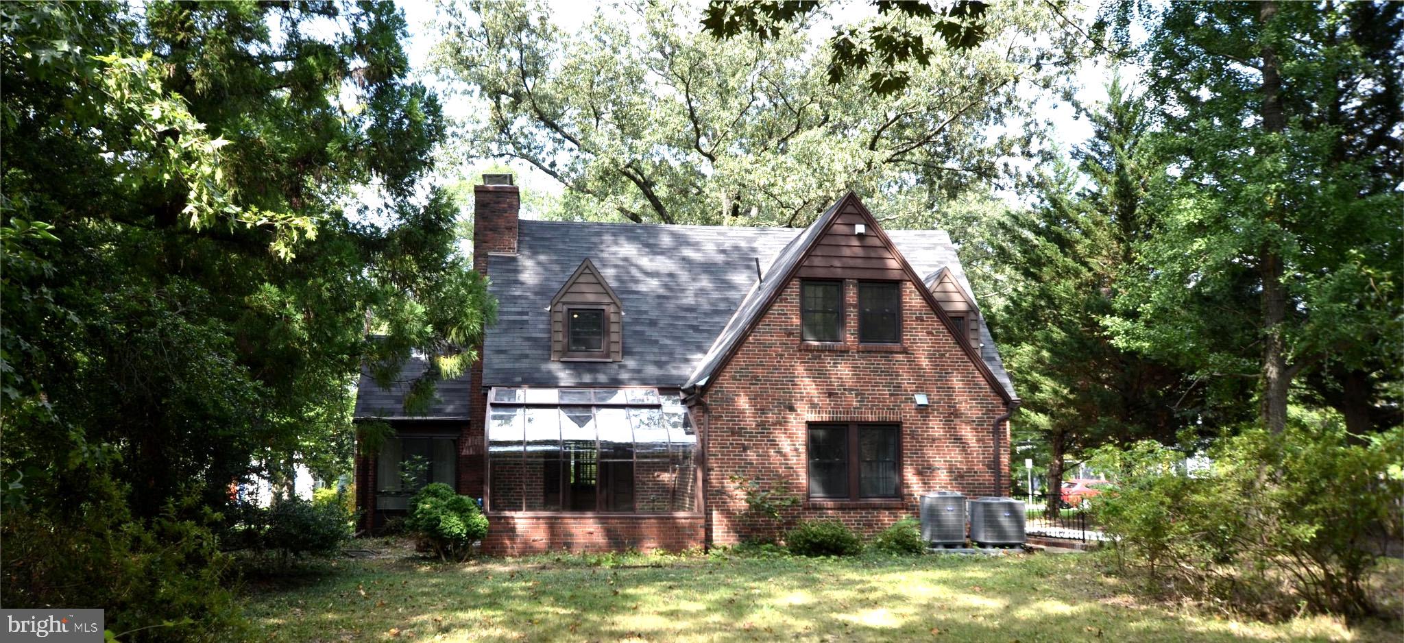 COLLEGE HEIGHTS - Residential Lease