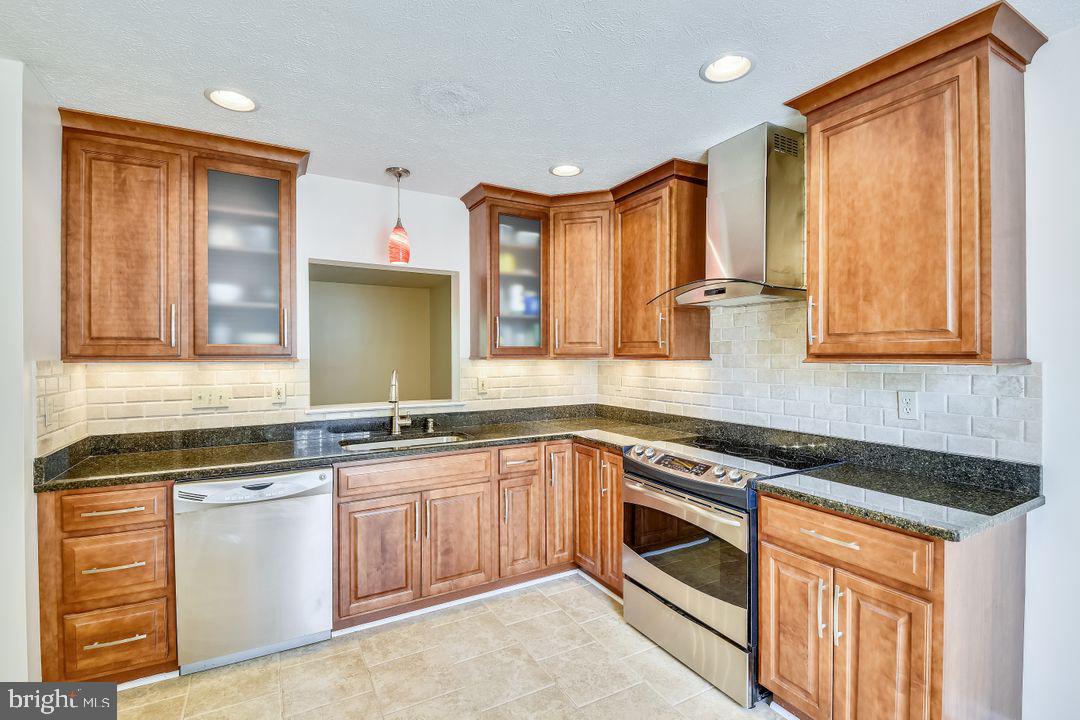 KINGS RANSOM CONDO - Residential