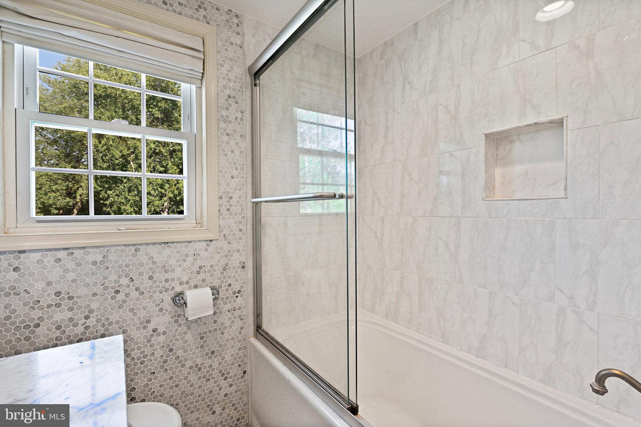 WEST MC LEAN - Residential Lease