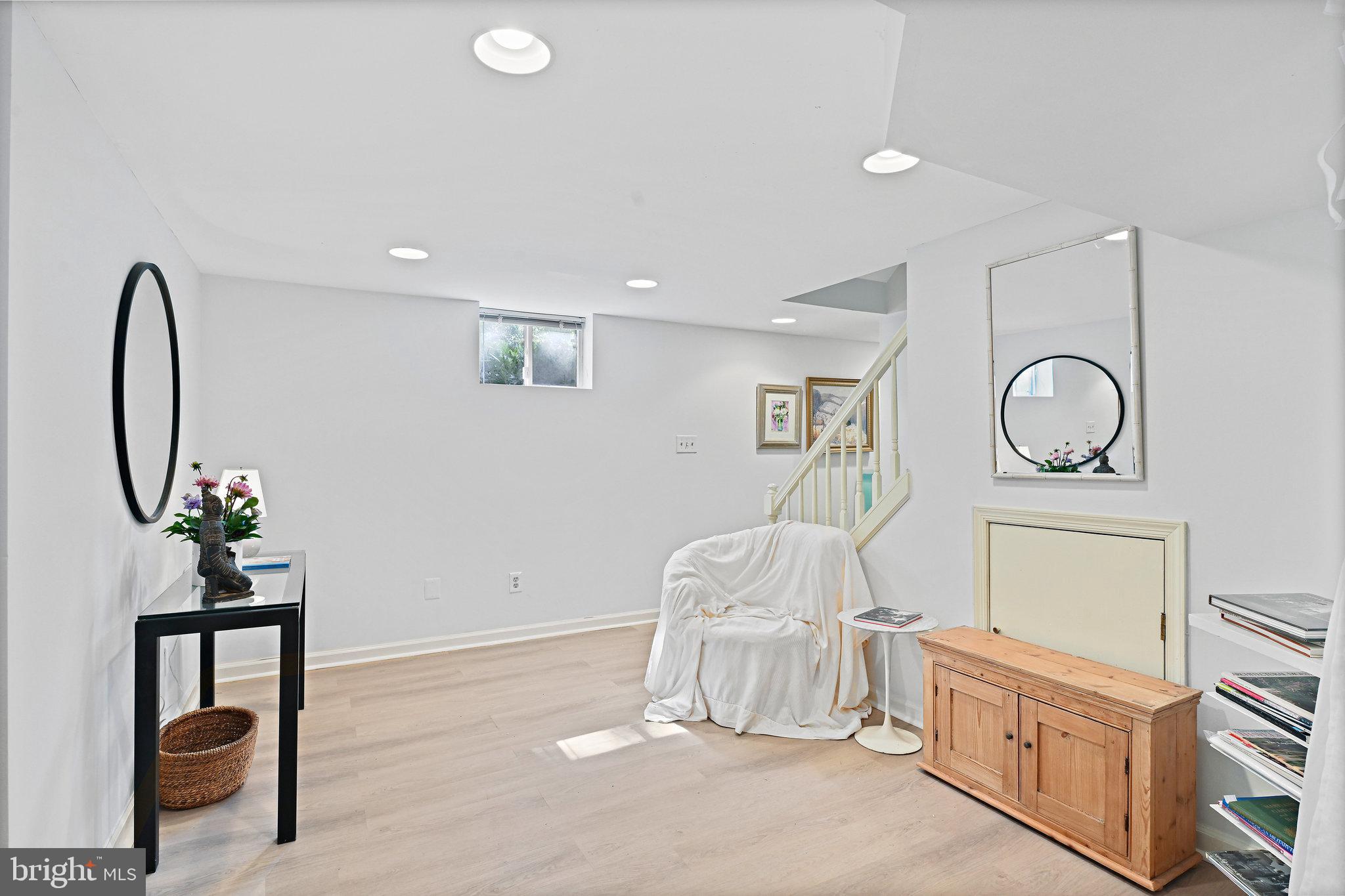 WEST MC LEAN - Residential Lease