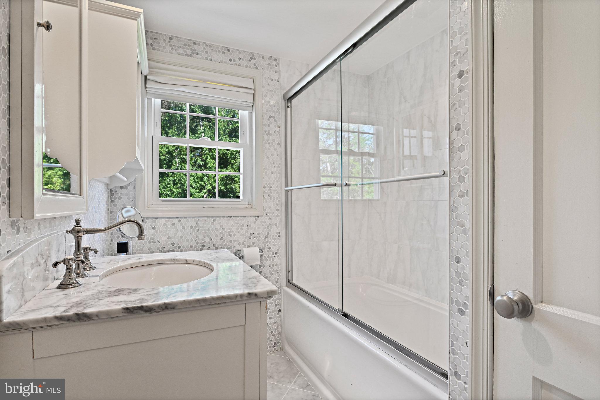 WEST MC LEAN - Residential Lease