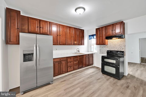 Townhouse For Sale - 733 N 2nd Street<br/> POTTSVILLE, PA 17901