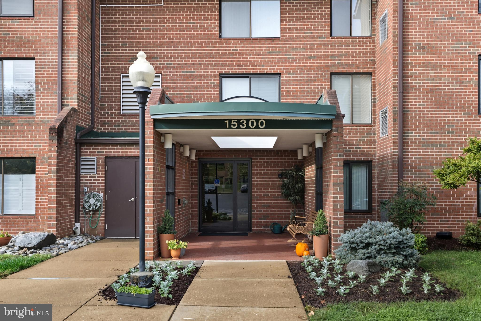 LEISURE WORLD - Residential