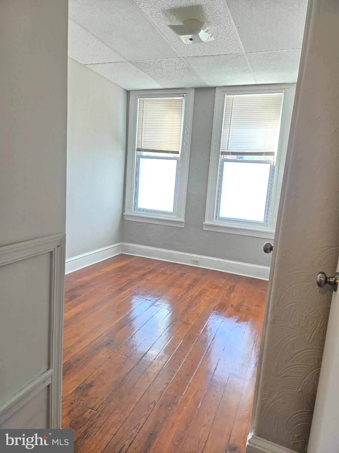 EAST KENSINGTON - Residential