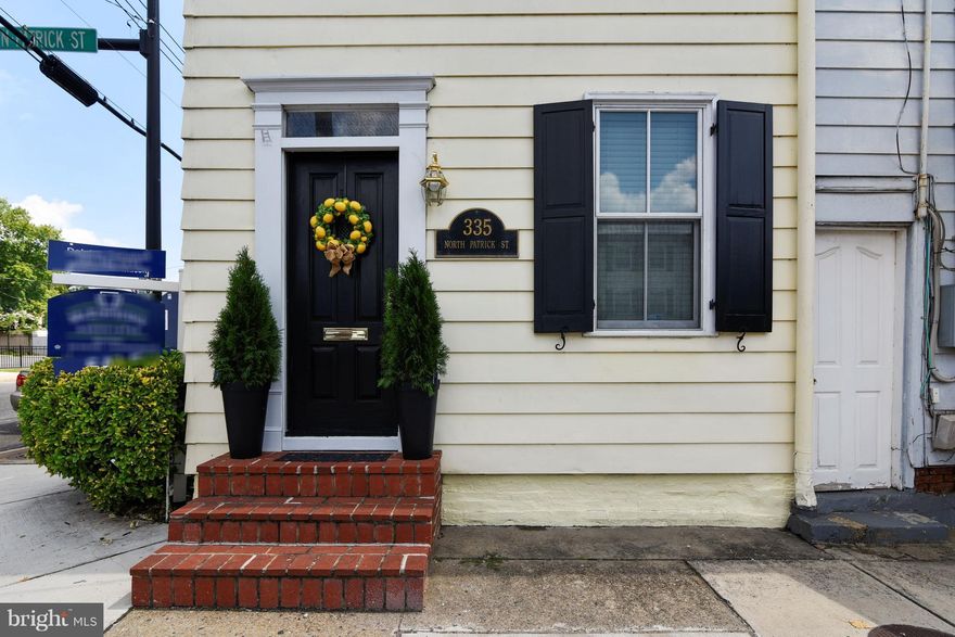 Fantastic Buy! Darling TH just 2 blks to King St and few blks to the waterfront. Metro few blks. End unit with nice yard, storage shed, full attic, beautiful wood floors, fresh paint, big kitchen, heart of Old Town just perfect for entertaining. Enjoy evenings in the backyard, leave your car and use metro, shows very well, updated and well maintained. Great VRBO property.