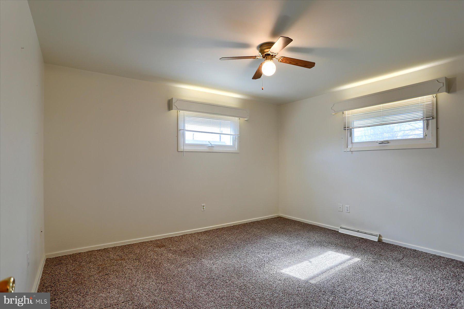 WINDSOR PARK - Residential