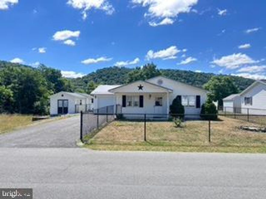 FIRST TIME HOME BUYERS OR RETIRED COUPLES….THIS 2 BEDROOM, 1 FULL BATH HOME IS THE PERFECT CHOICE.  MAINTENANCE FREE EXTERIOR W VINYL SIDING, ANDERSON VINYL CLAD WINDOWS (WOOD CASEMENTS INSIDE), METAL ROOF, STORM DOORS, OUTBUILDING W FRENCH DOORS, 1-CAR GARAGE W AUTO DOOR OPENER, PAVED DRIVEWAY AND CHAIN LINK FENCING.  INTERIOR OFFERS SPACOUS LIVING ROOM W CEILING FAN/LIGHT, LAMINATED H-WD FLOORS.  EAT-IN KITCHEN OFFERS DINING AREA W/MINI CHANDELIER, CEILING FAN/LIGHT, ALL FRIGIDARE APPLIANCES & LINOLEUM TILE FLOORING.  CONVENIENT LAUNDRY ROOM INCLUDES WASHER & DRYER.  2 BEDROOMS W LAMINATED FLOORING AND 1 FULL BATH W TUB-SHOWER COMBO, NEW TOILDET & LINOLEUM FLOORS COMPLETES THIS FINE HOME. OTHER AMENITIES: ALL PEX PLUMBING, NEW APPLIANCES (2021), NEW HEATING/AC (2020), NEW WASHER/DRYER (2021), NEW METAL ROOF (2023) & NEW H-WATER HEATER (2022). NUFF SAID, NOW IT’S UP TO YOU.