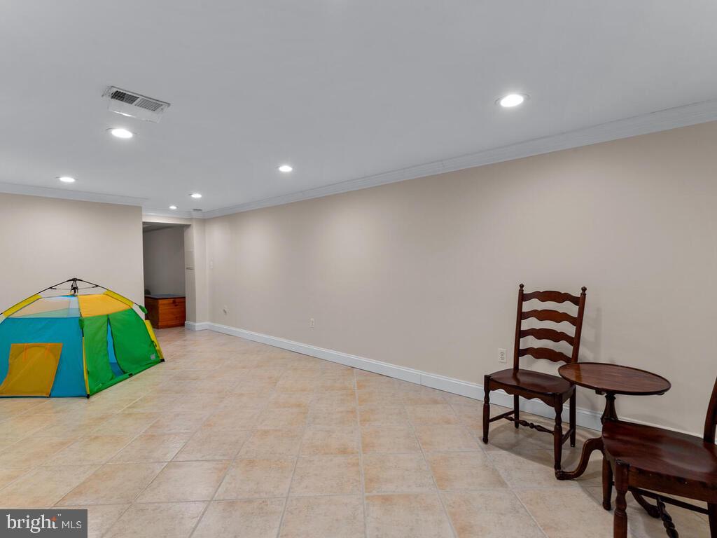 NORBECK ESTATES - Residential