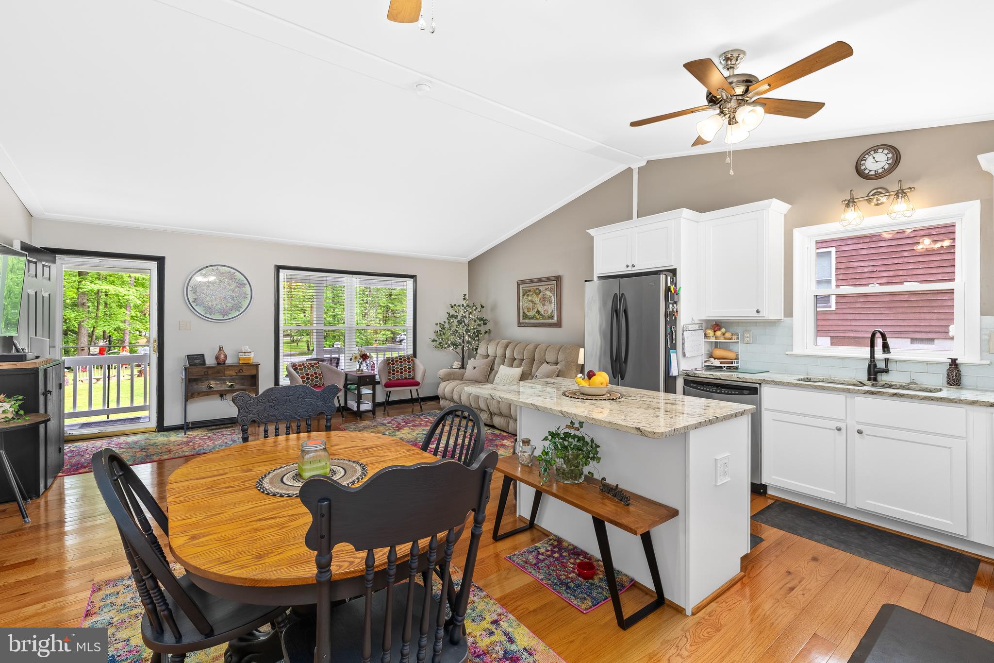 LAKE CAROLINE - Residential