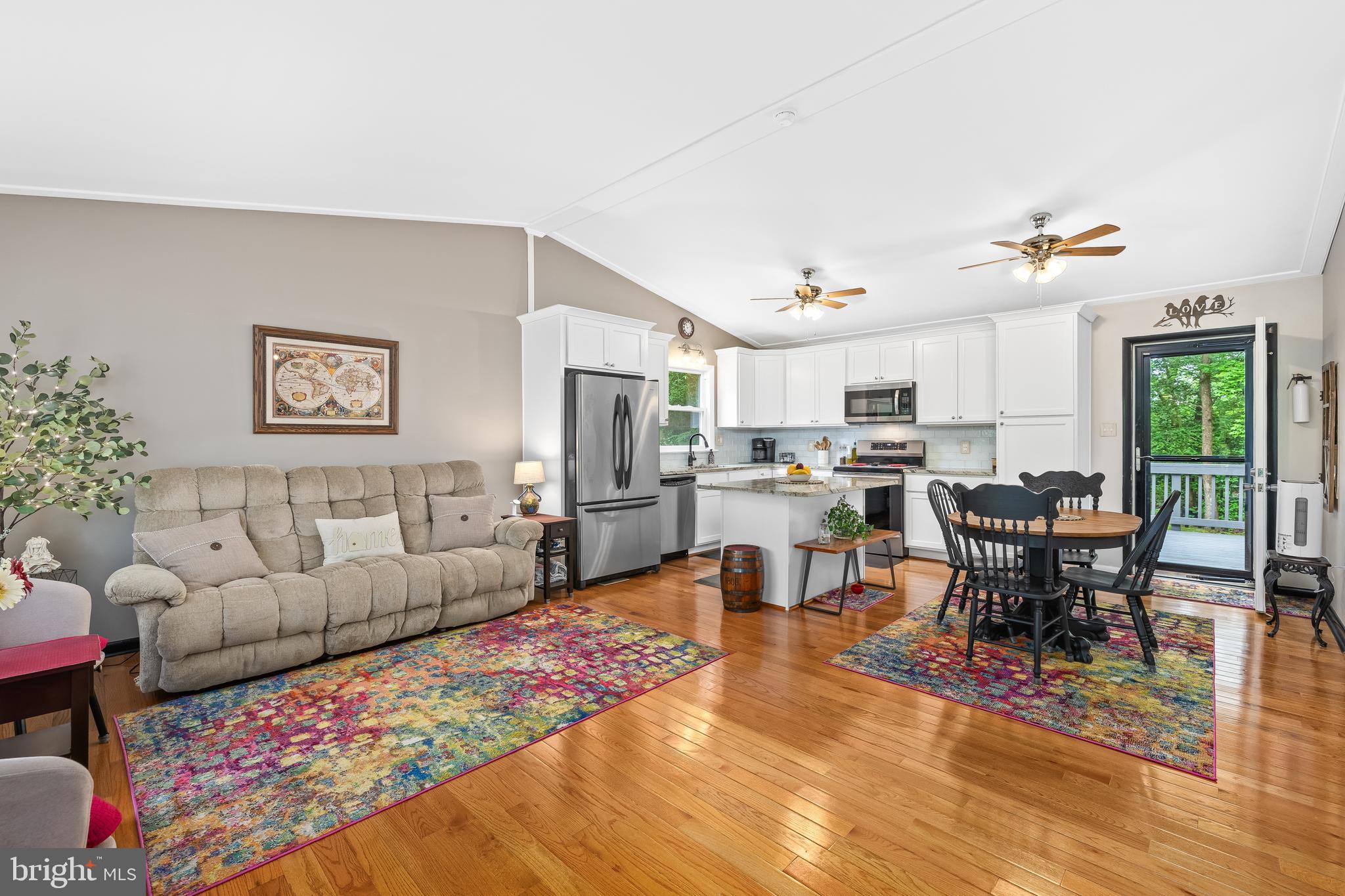 LAKE CAROLINE - Residential