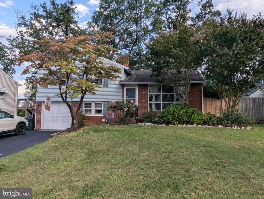 Photo of 1371 Fitzwatertown Road, ABINGTON, PA 19001 (MLS # PAMC2155072)