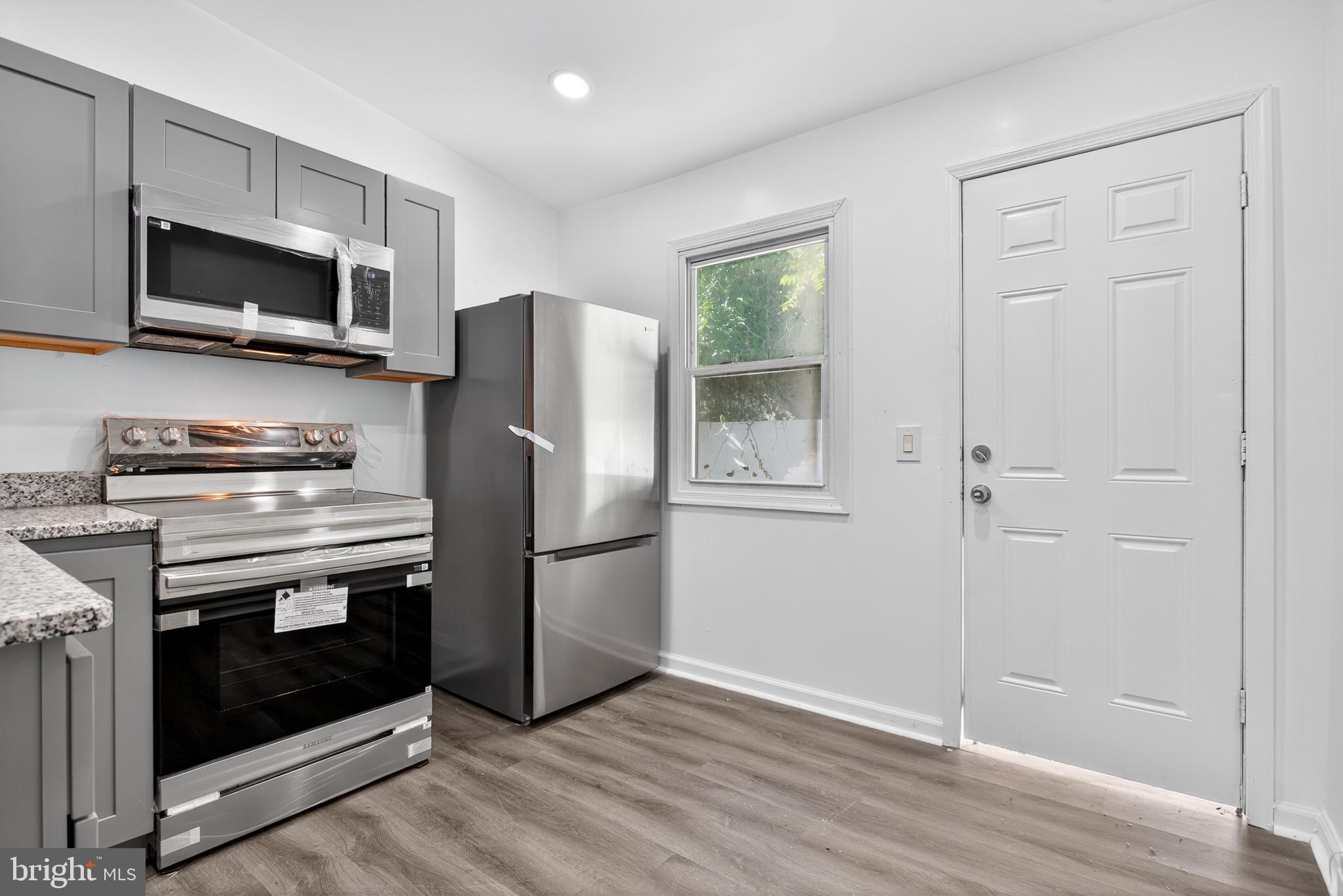 PORT RICHMOND - Residential