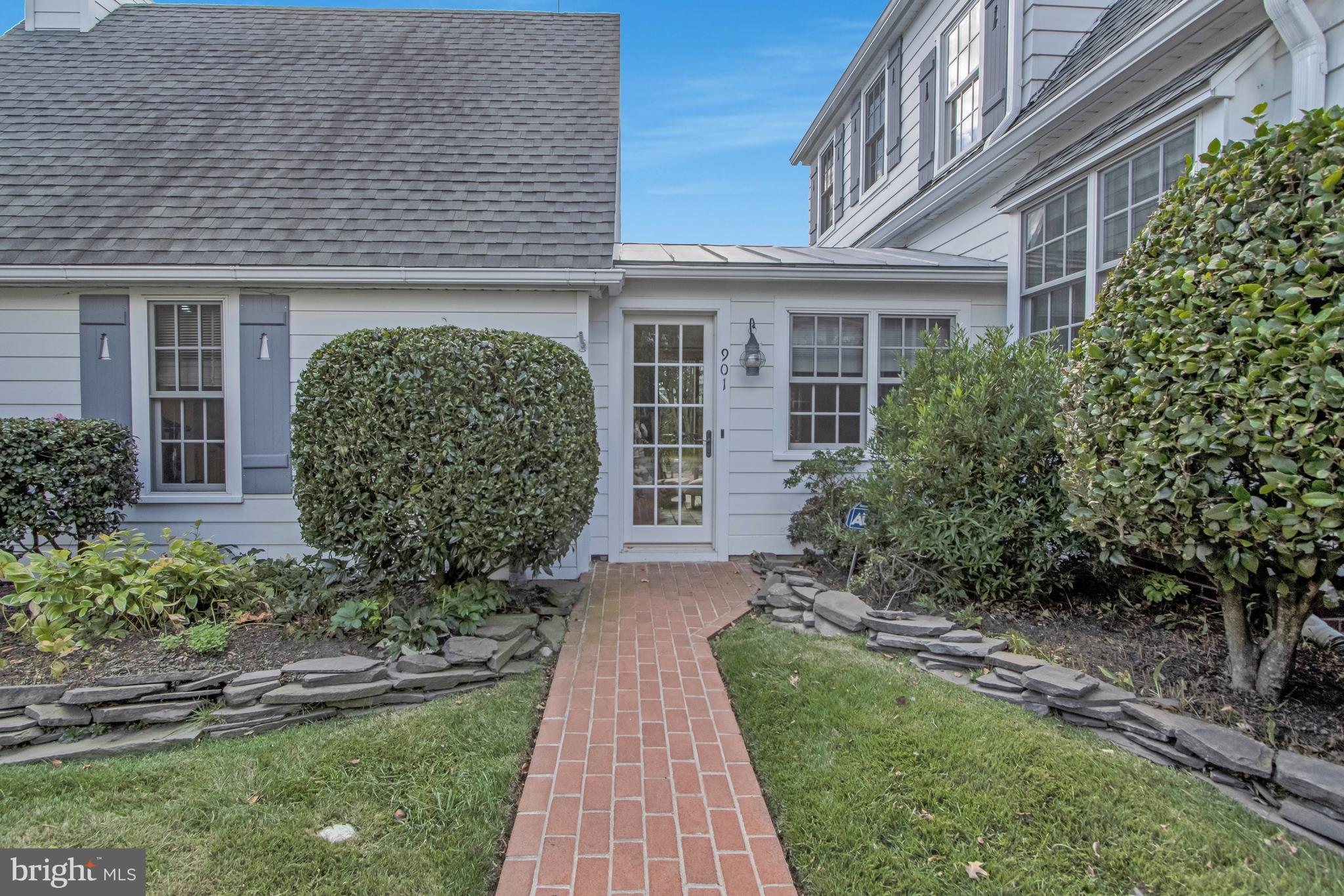 DEVRIES CIRCLE - Residential