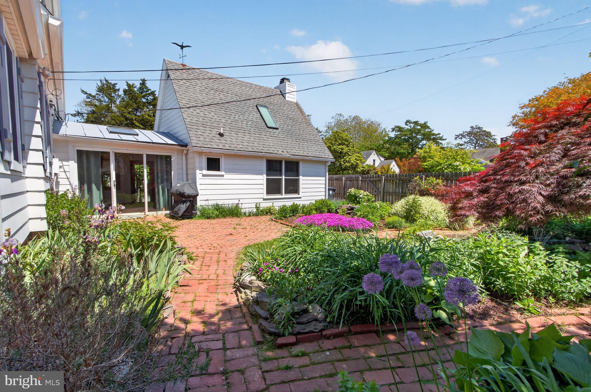 DEVRIES CIRCLE - Residential