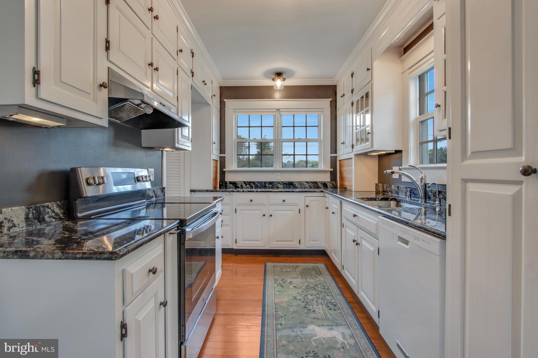 DEVRIES CIRCLE - Residential