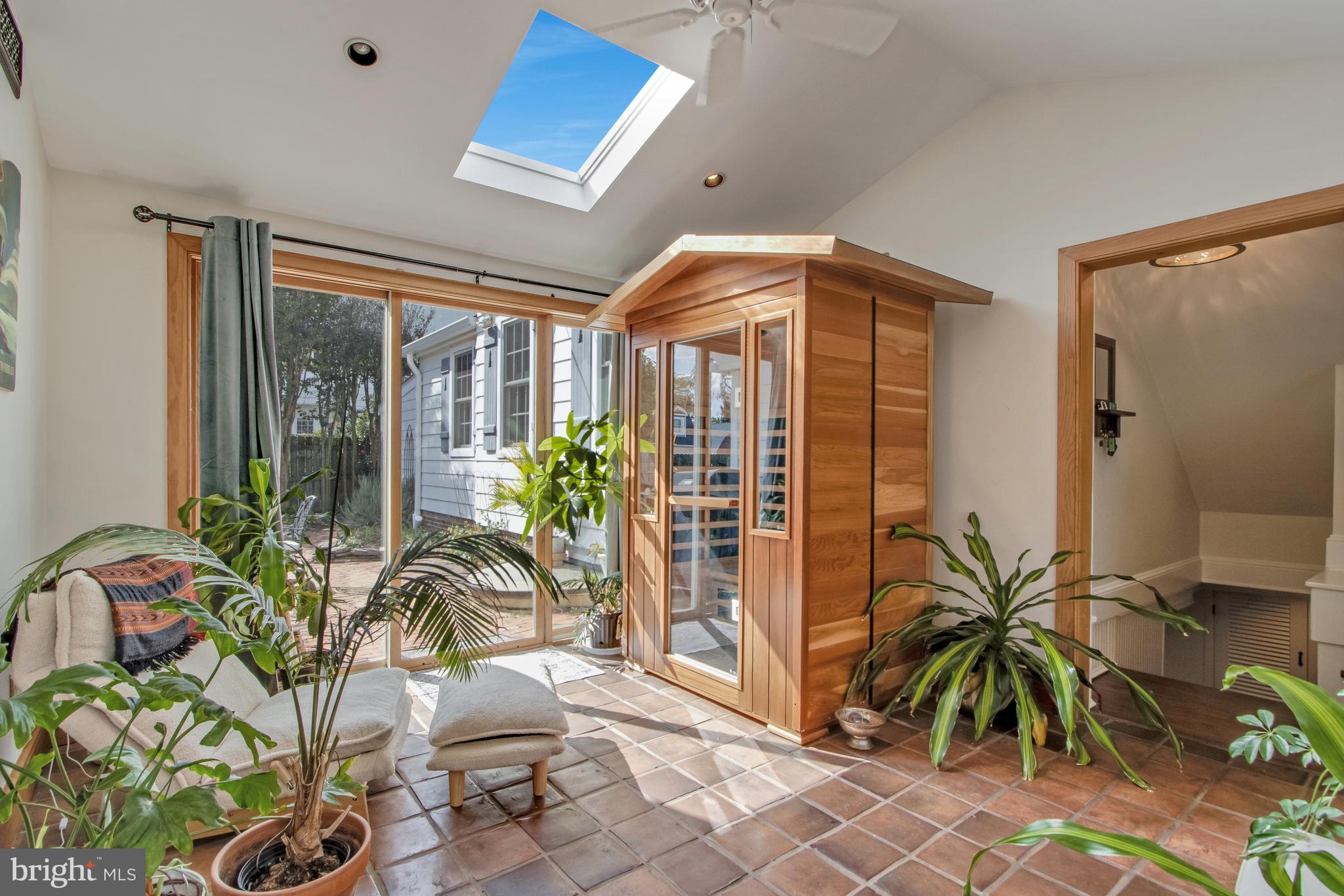 DEVRIES CIRCLE - Residential