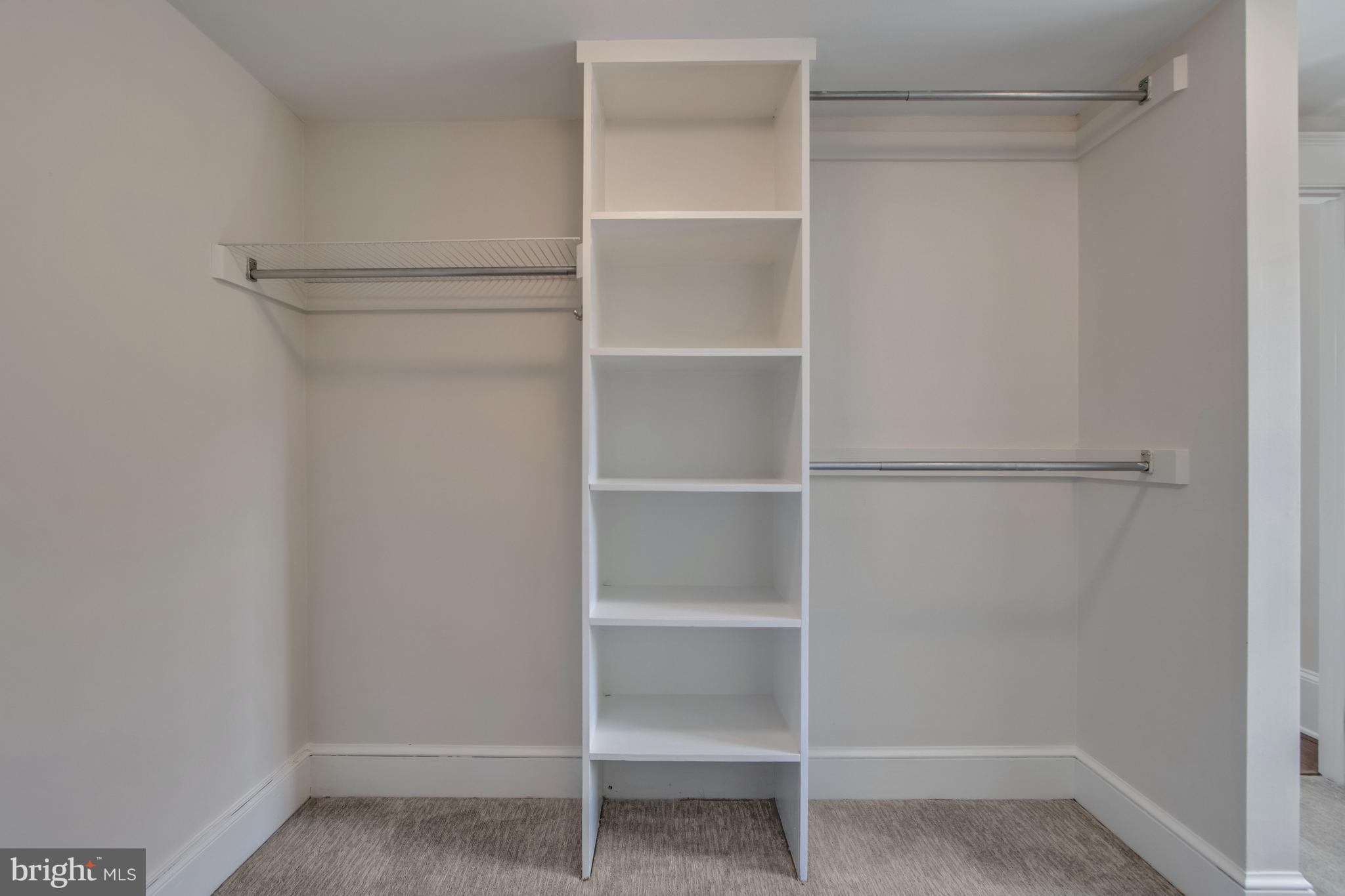 DEVRIES CIRCLE - Residential