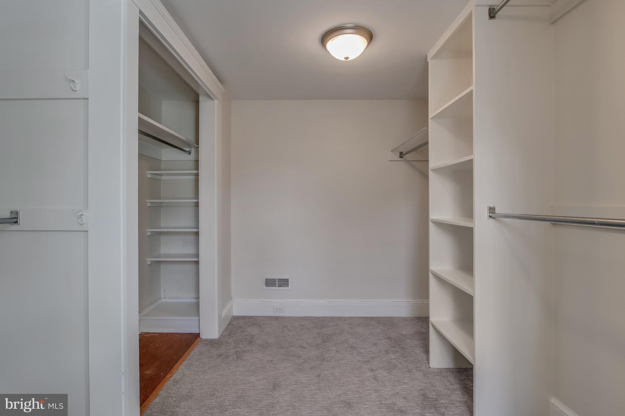 DEVRIES CIRCLE - Residential