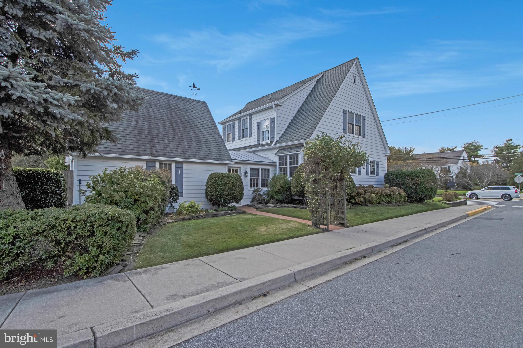 DEVRIES CIRCLE - Residential