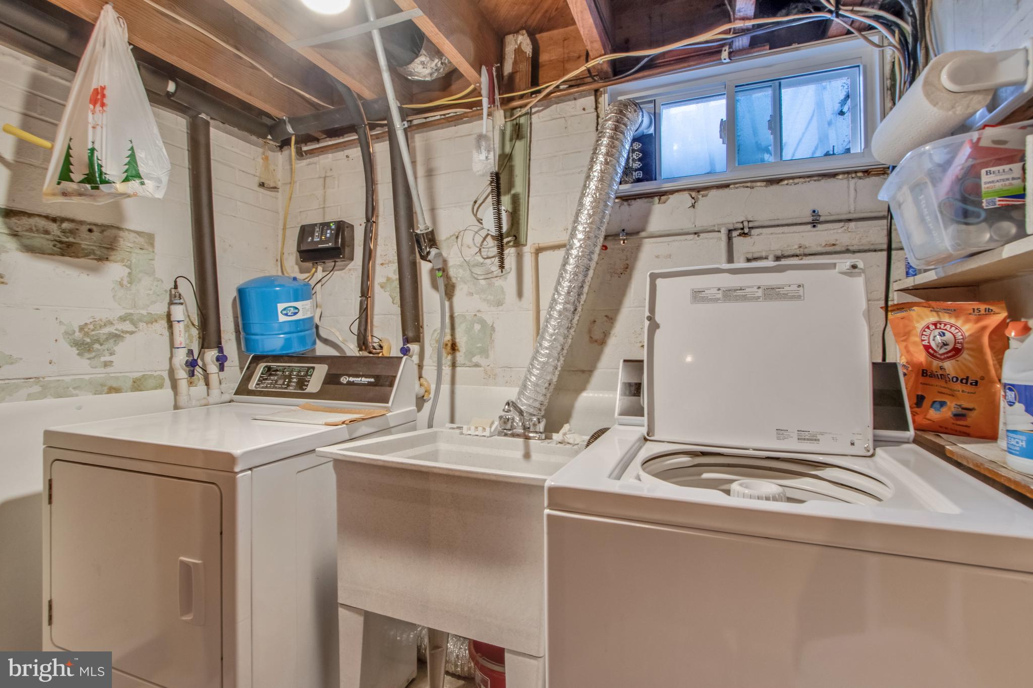 DEVRIES CIRCLE - Residential