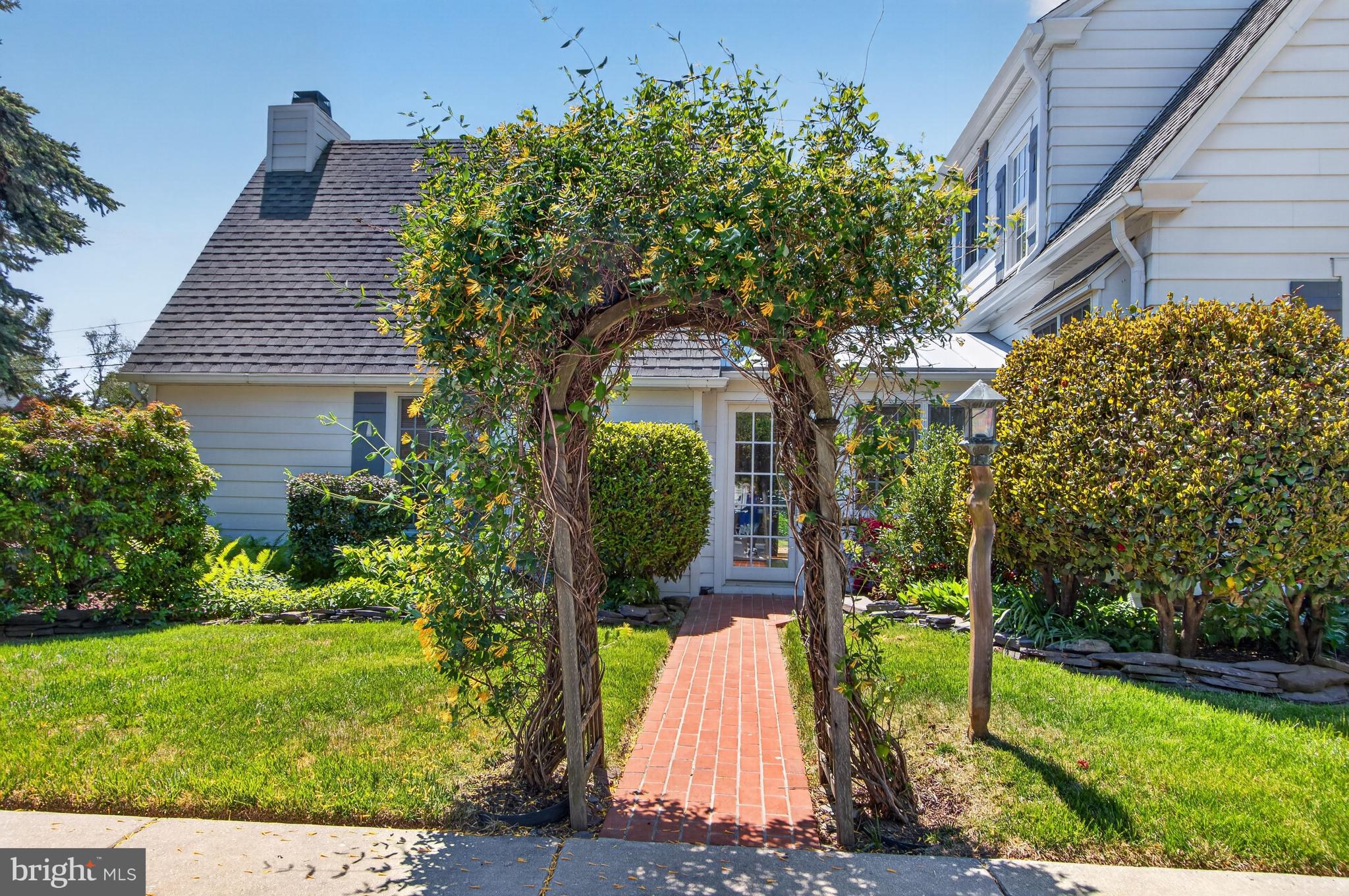 DEVRIES CIRCLE - Residential
