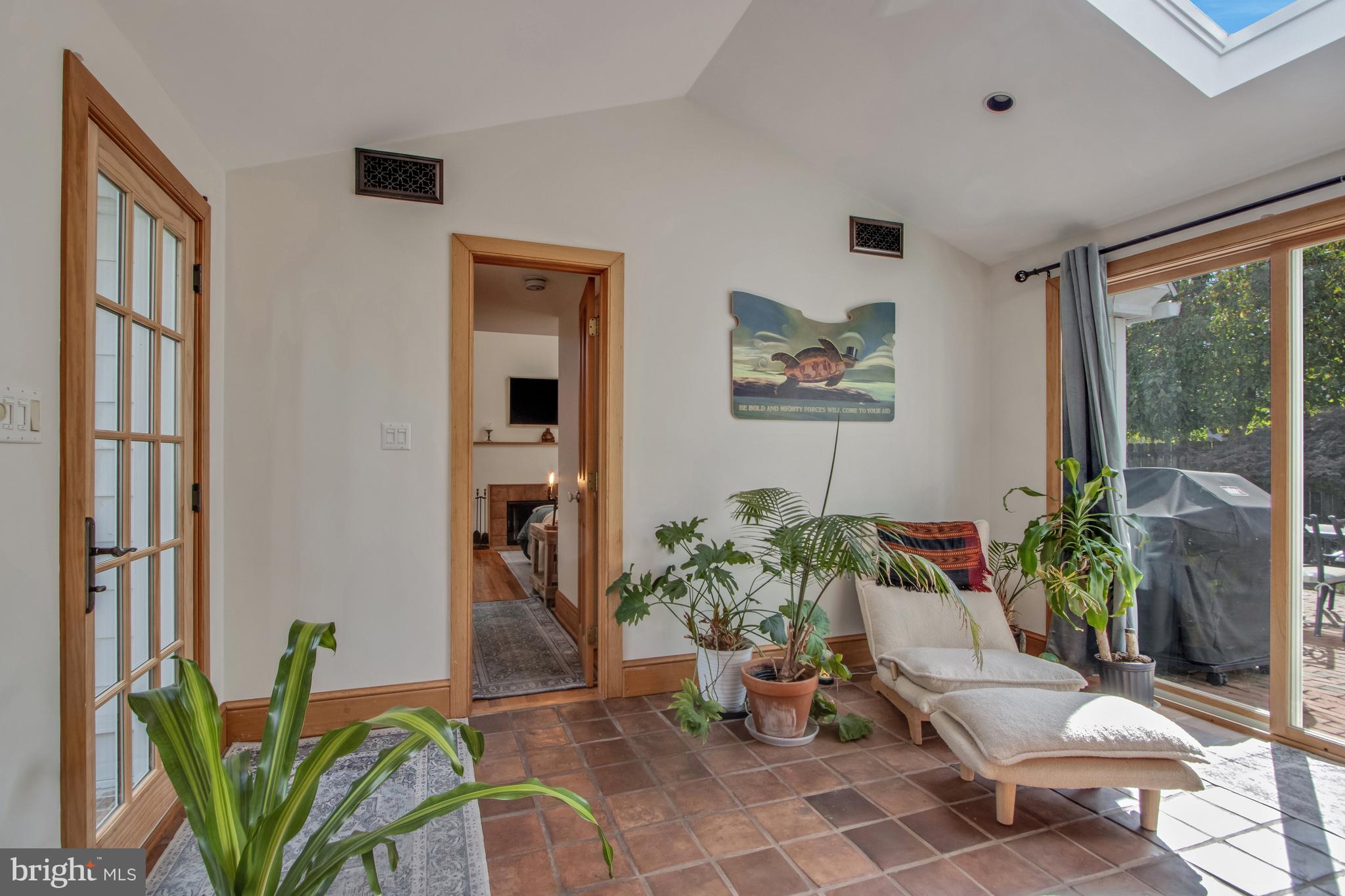 DEVRIES CIRCLE - Residential