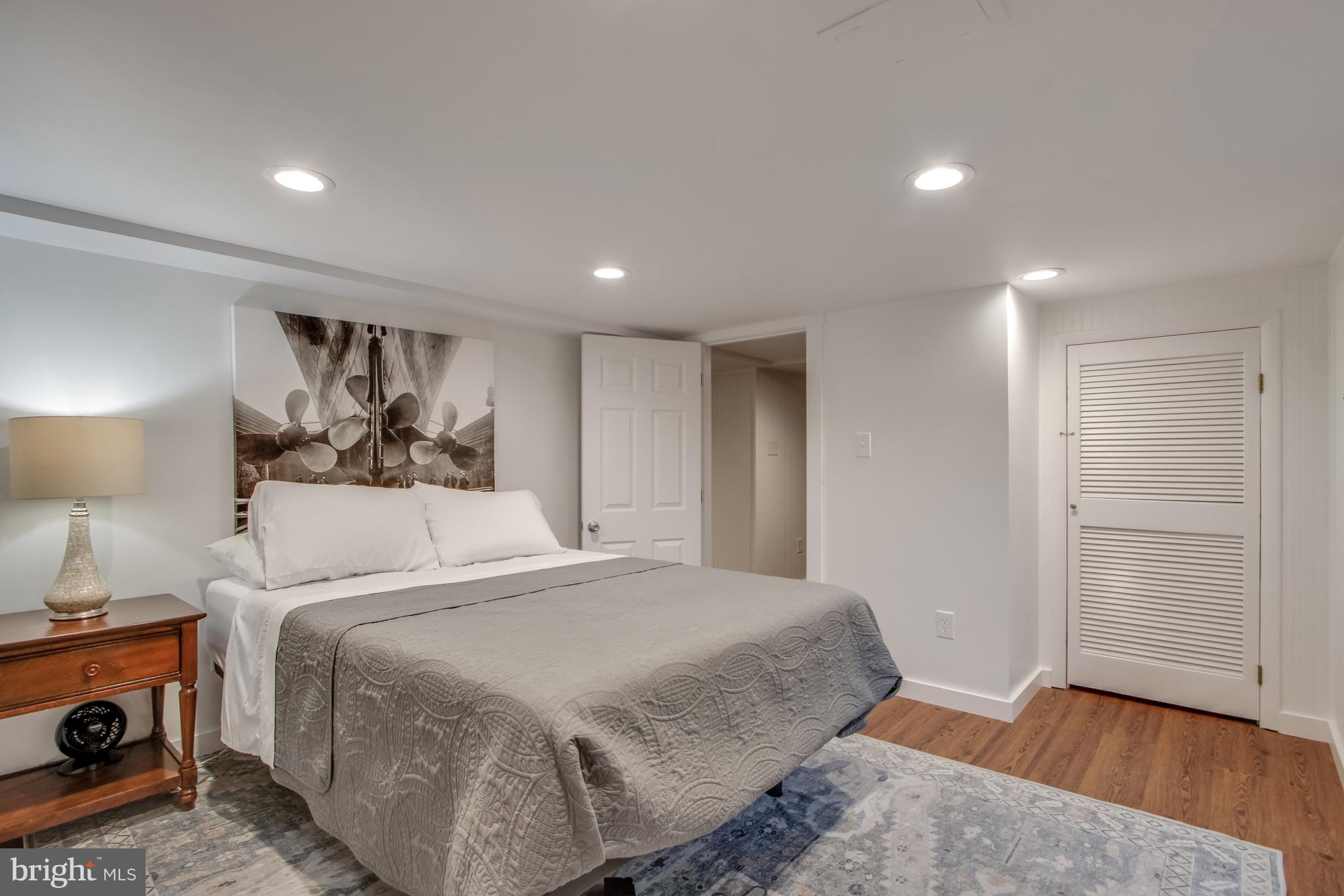 DEVRIES CIRCLE - Residential