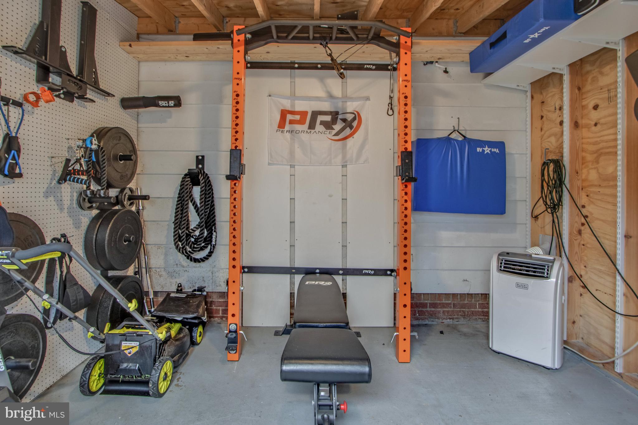 DEVRIES CIRCLE - Residential