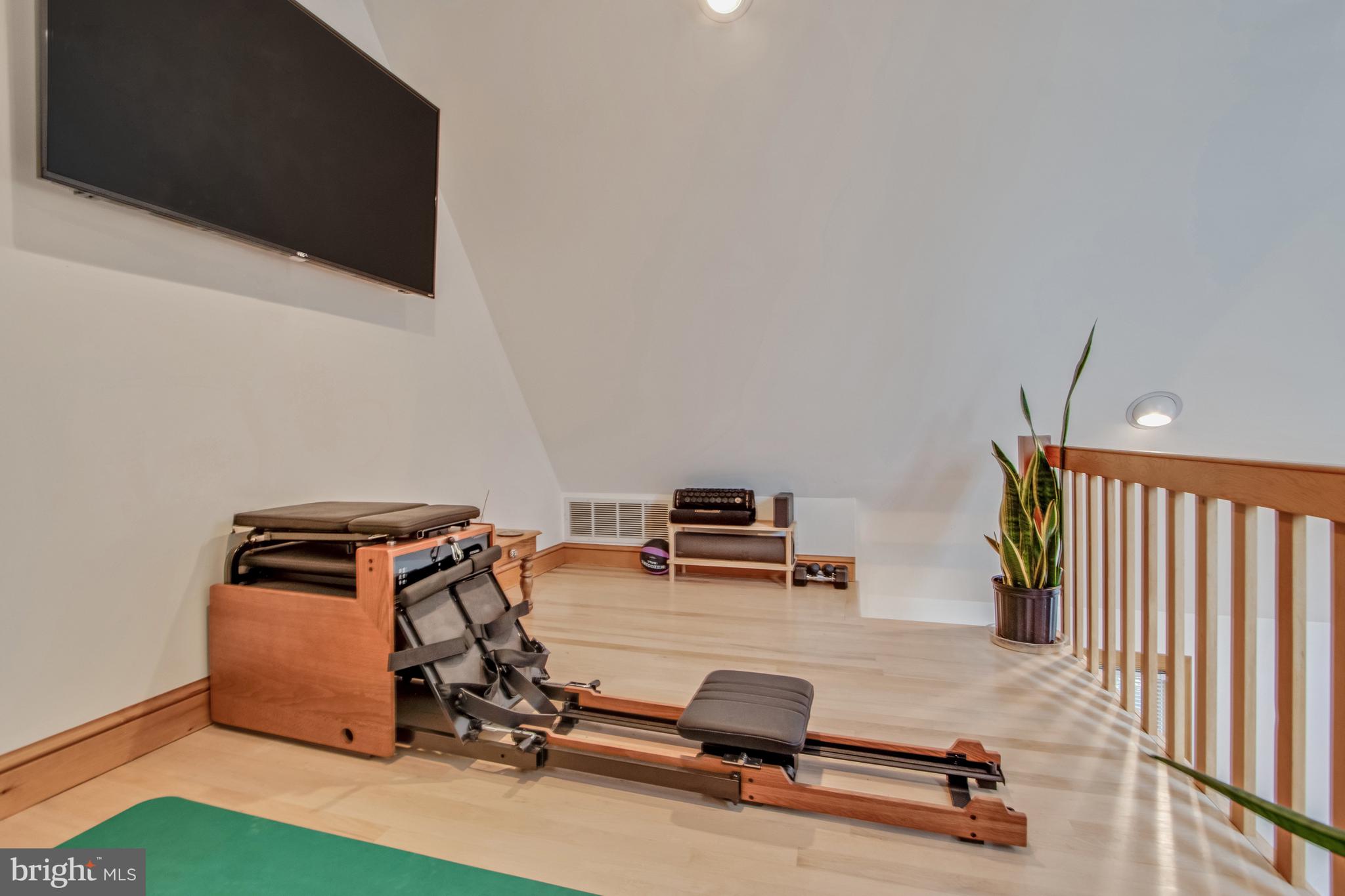 DEVRIES CIRCLE - Residential