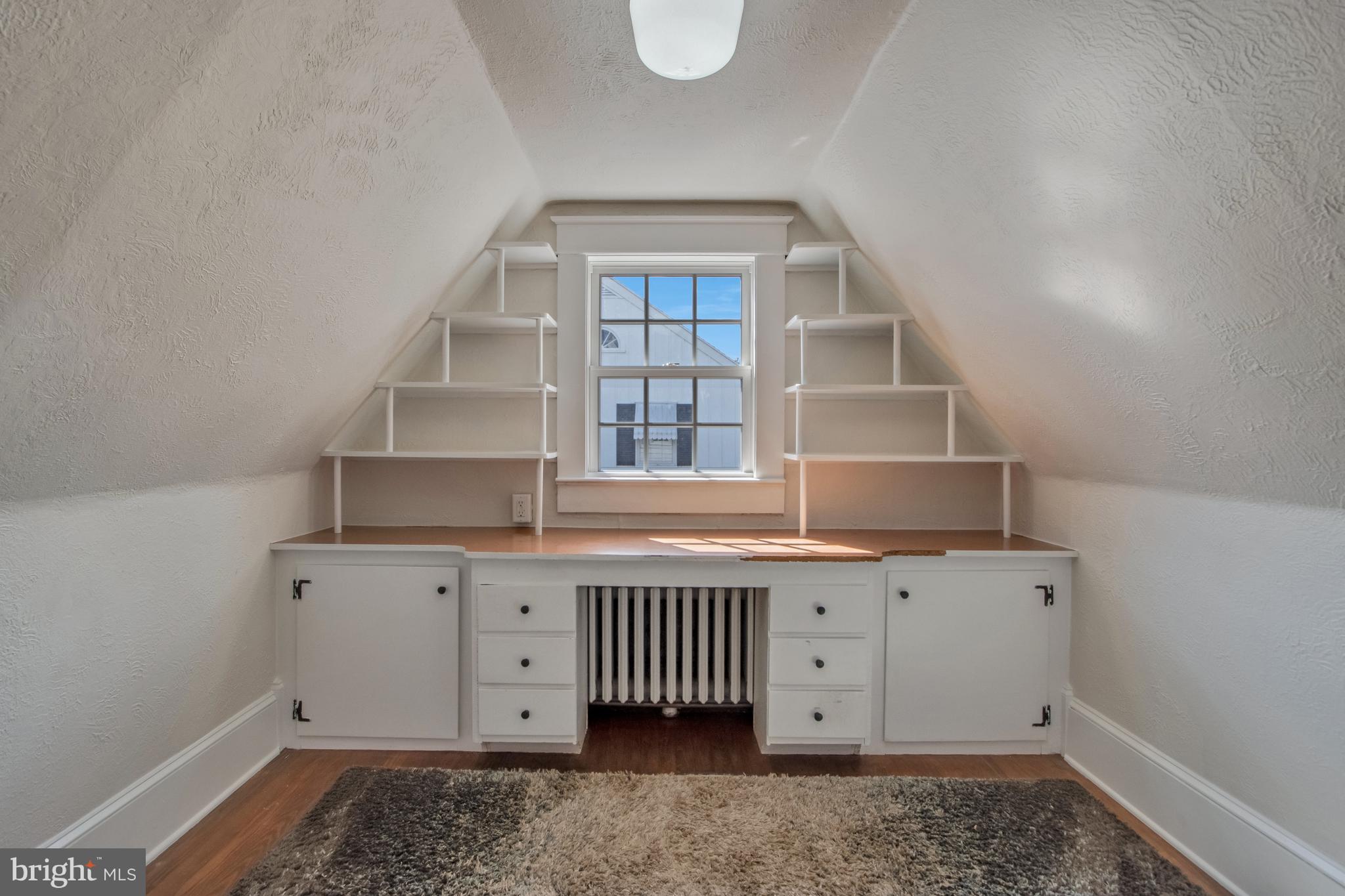 DEVRIES CIRCLE - Residential