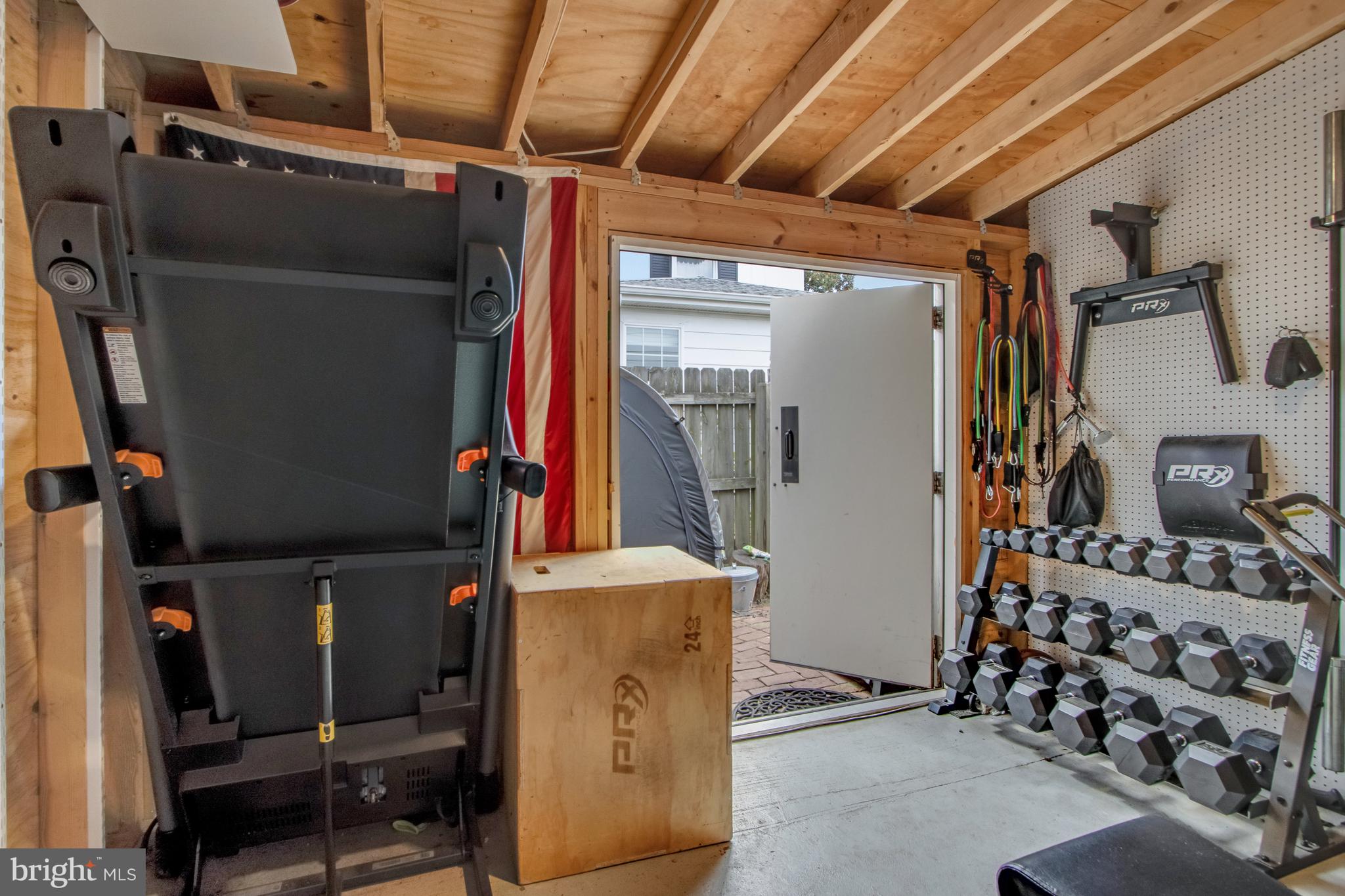 DEVRIES CIRCLE - Residential