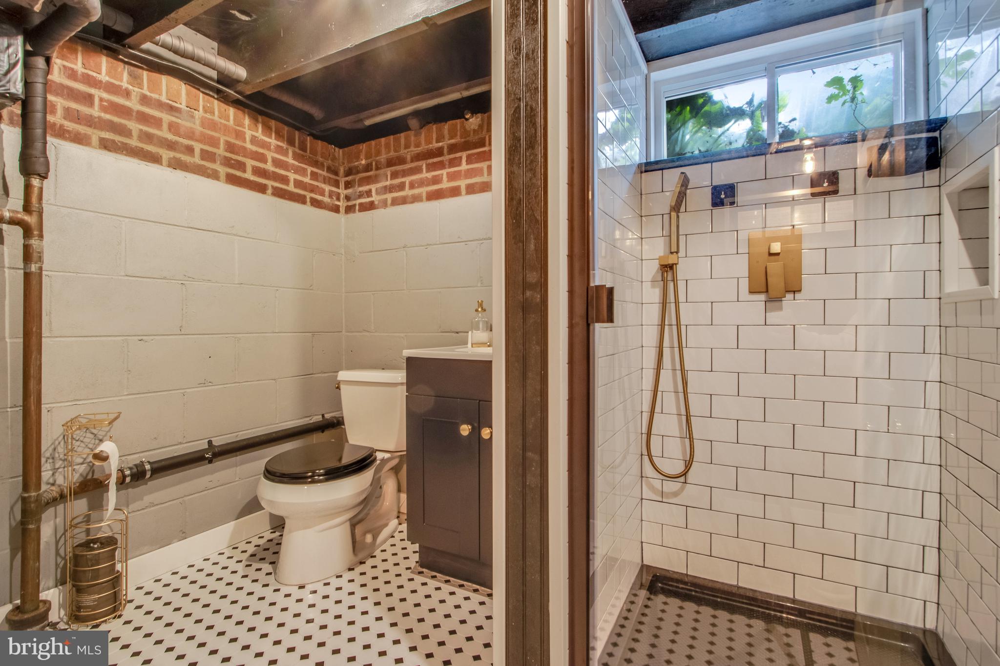 DEVRIES CIRCLE - Residential