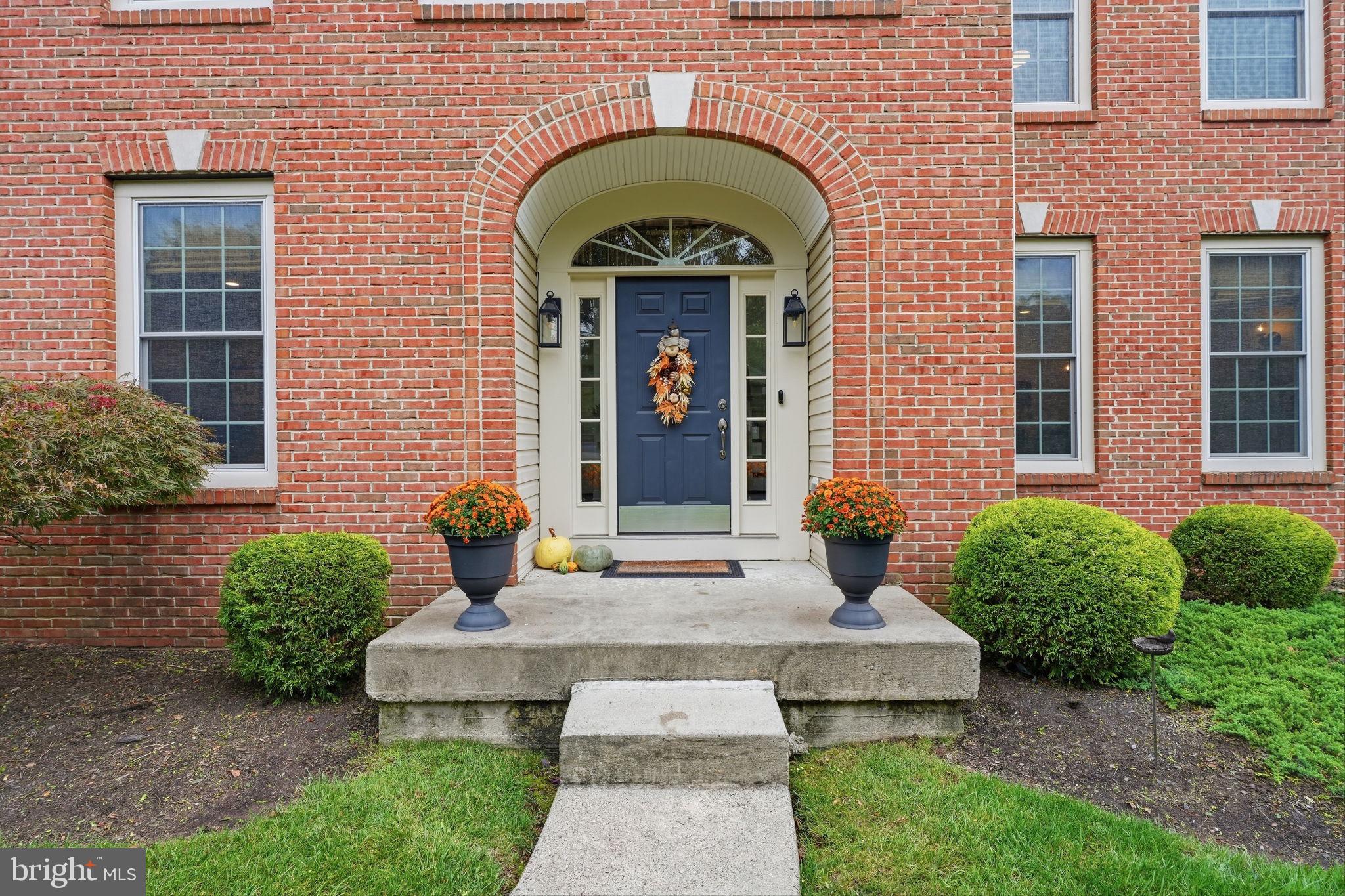 1552 SURREY BROOK COURT
