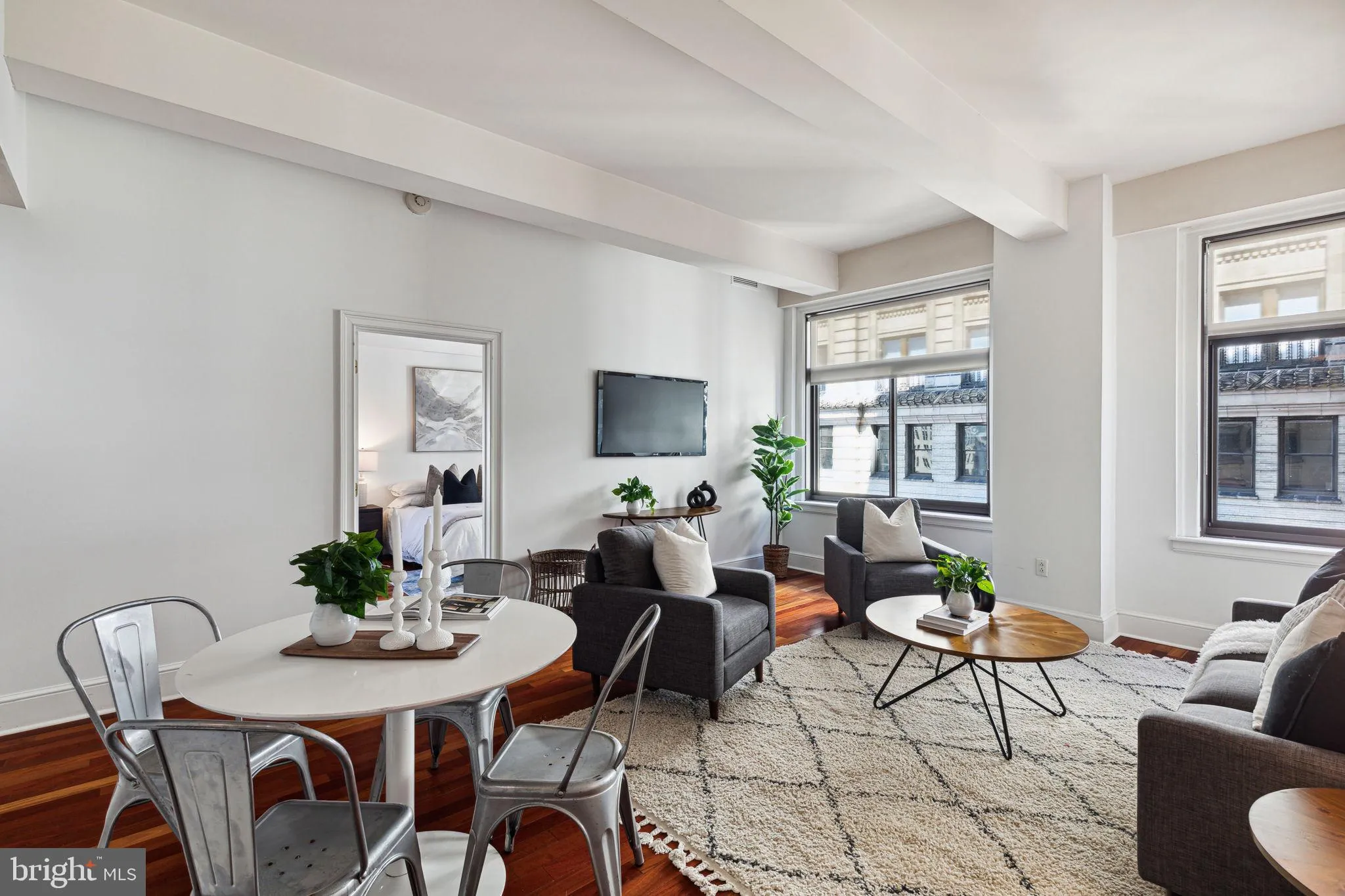 Philadelphia, Pennsylvania 19102, United States, 2 Bedrooms Bedrooms, ,2 BathroomsBathrooms,Residential,Active,86807