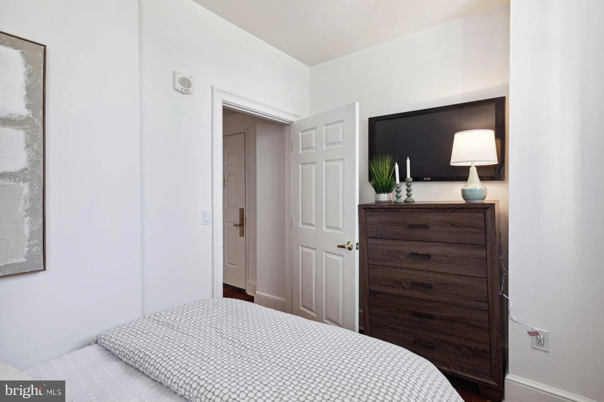 Philadelphia, Pennsylvania 19102, United States, 2 Bedrooms Bedrooms, ,2 BathroomsBathrooms,Residential,Active,86807