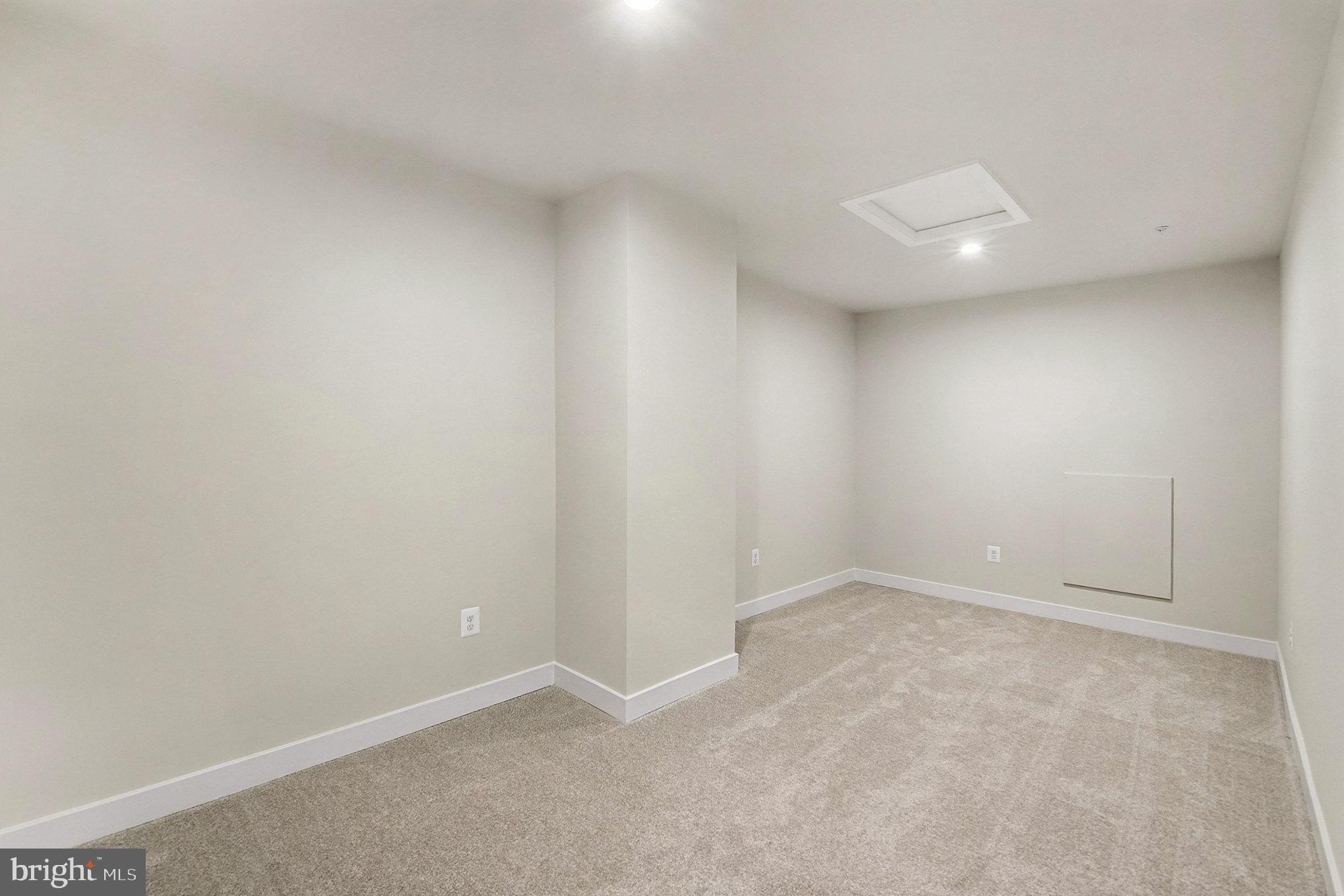 ABERDEEN OVERLOOK - Residential Lease