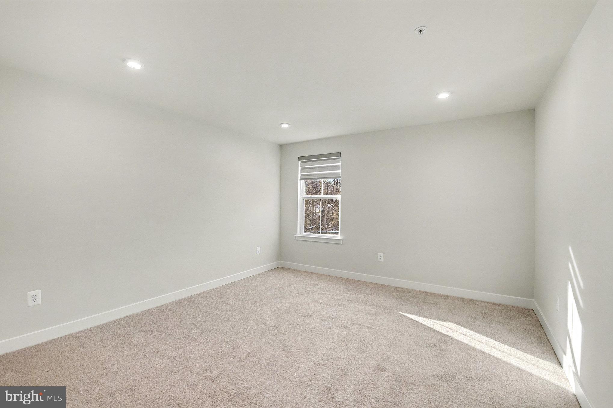 ABERDEEN OVERLOOK - Residential Lease