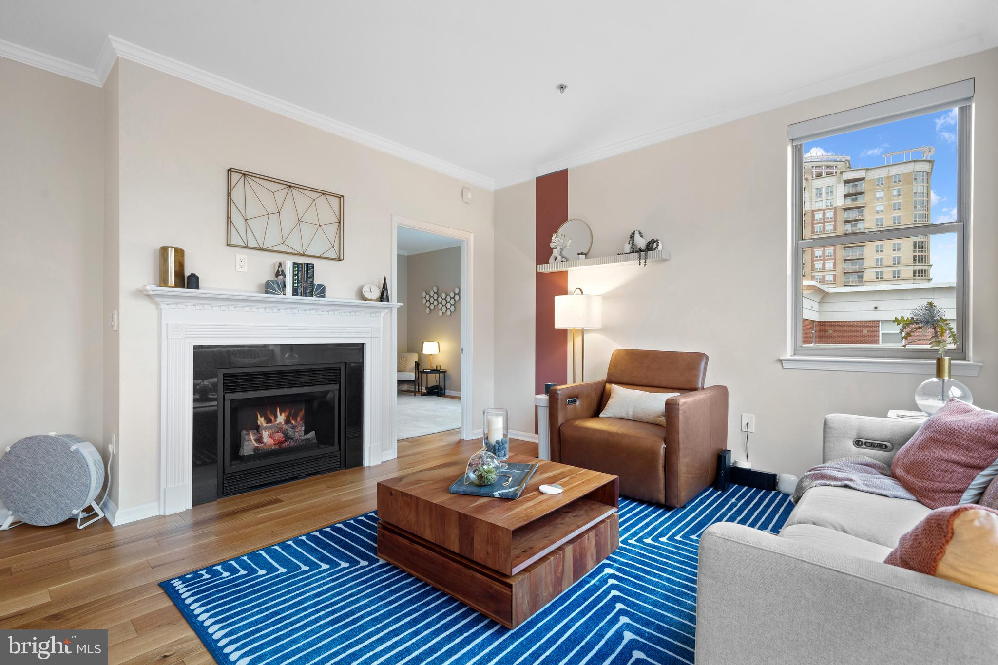 LEXINGTON SQUARE - Residential