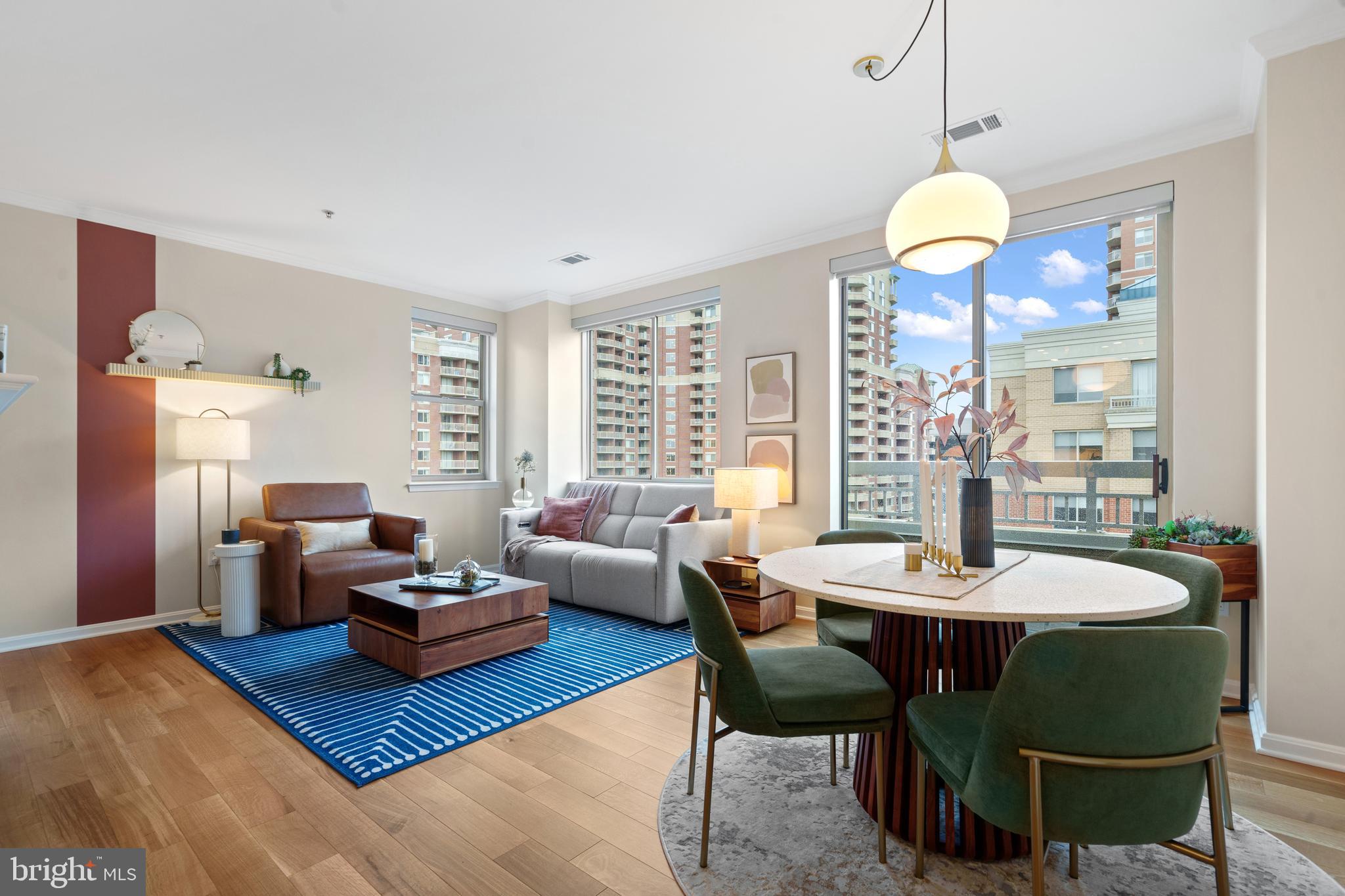 LEXINGTON SQUARE - Residential