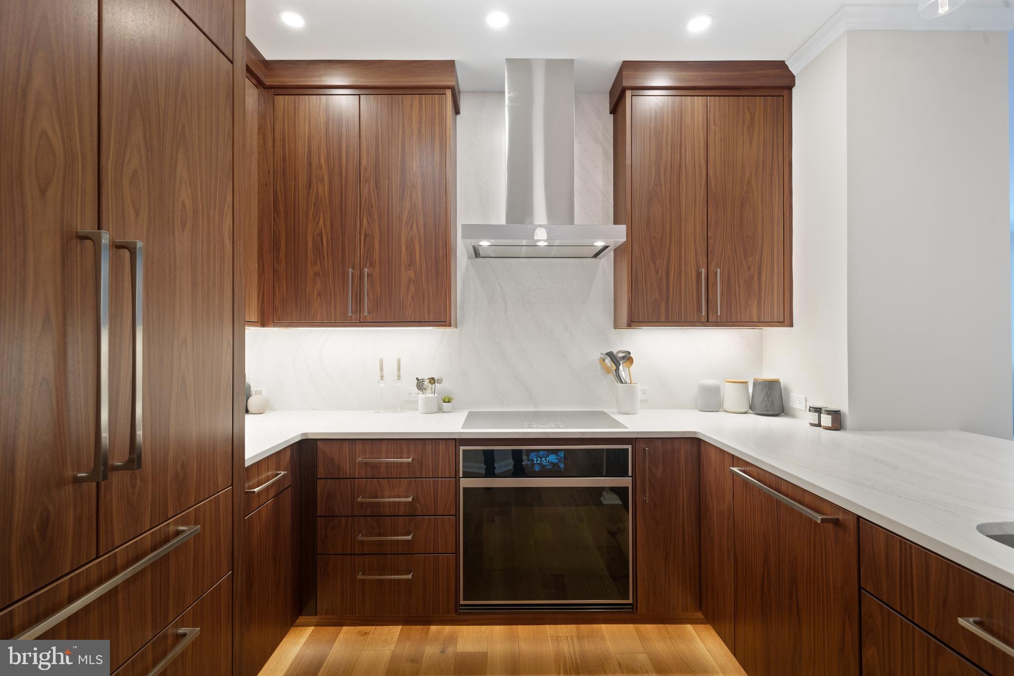 LEXINGTON SQUARE - Residential