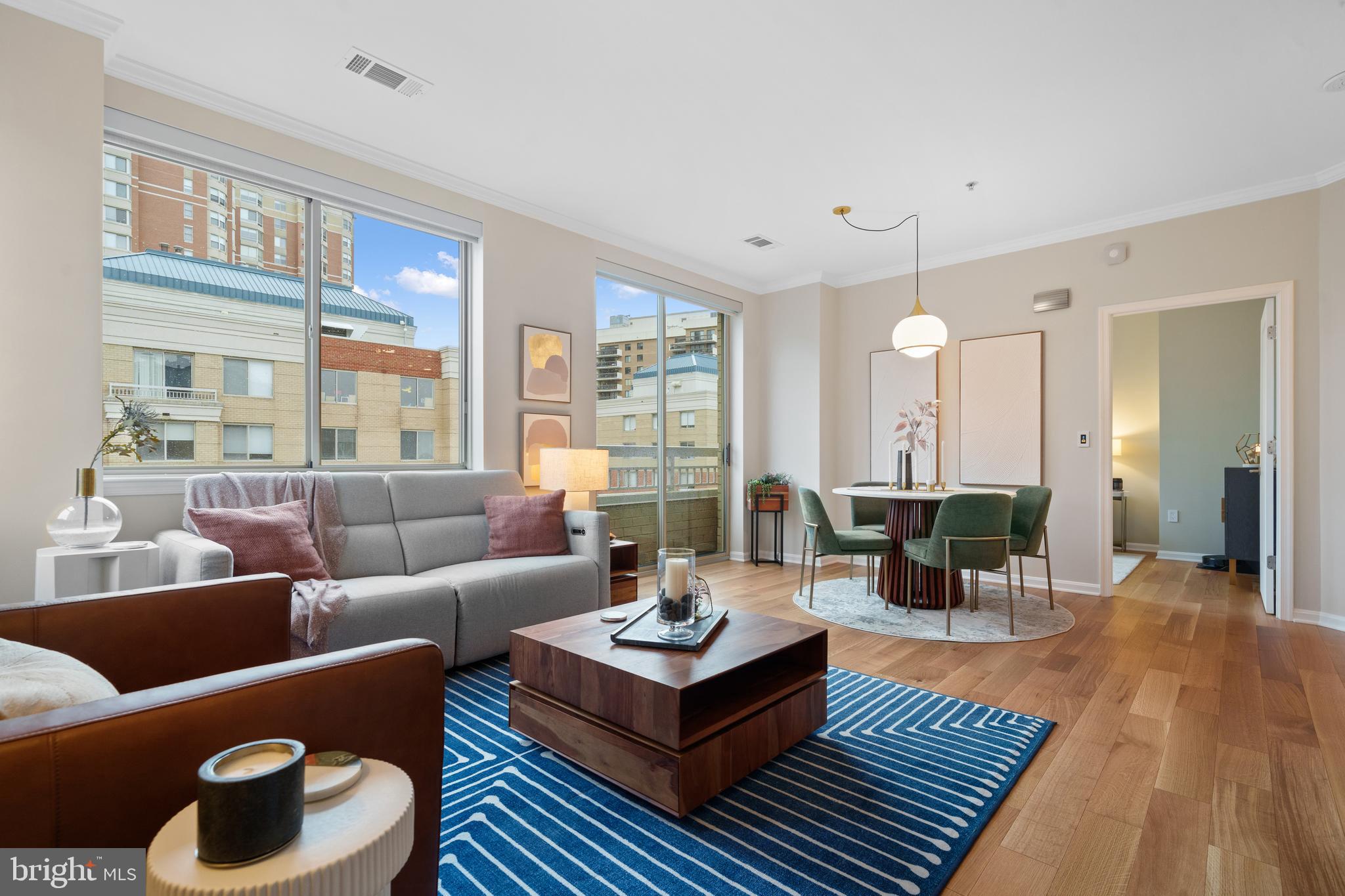 LEXINGTON SQUARE - Residential