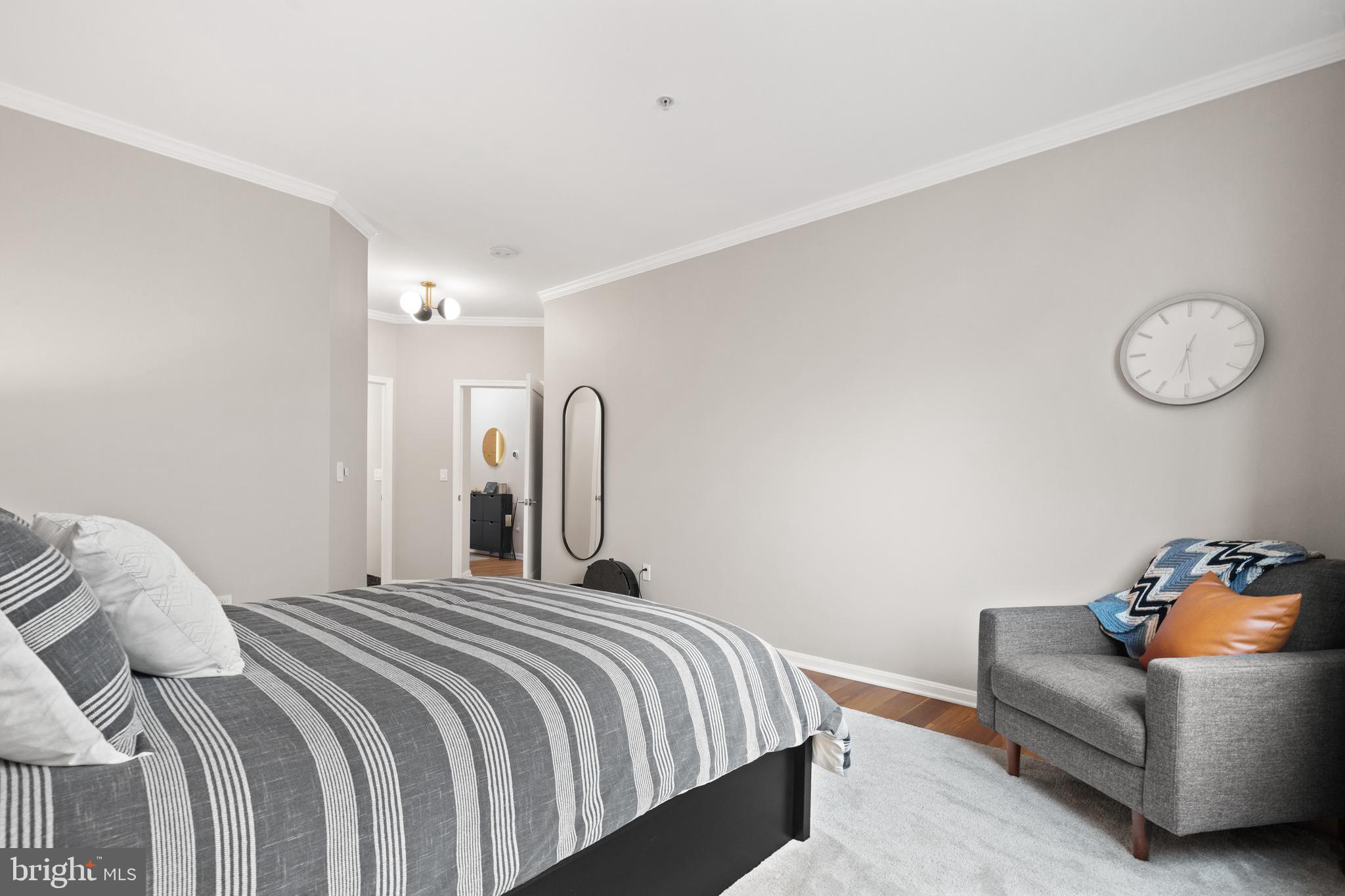 LEXINGTON SQUARE - Residential