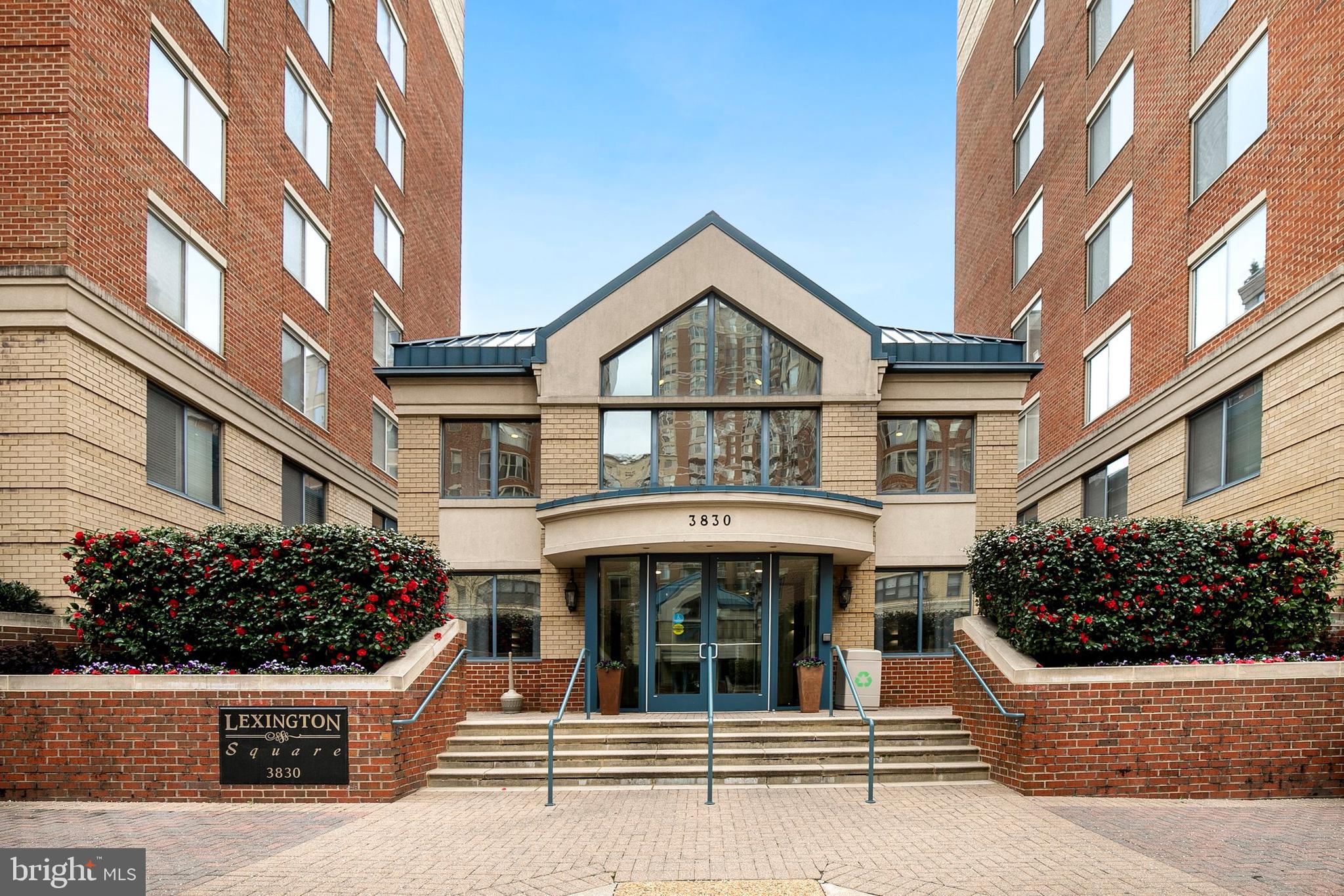 LEXINGTON SQUARE - Residential