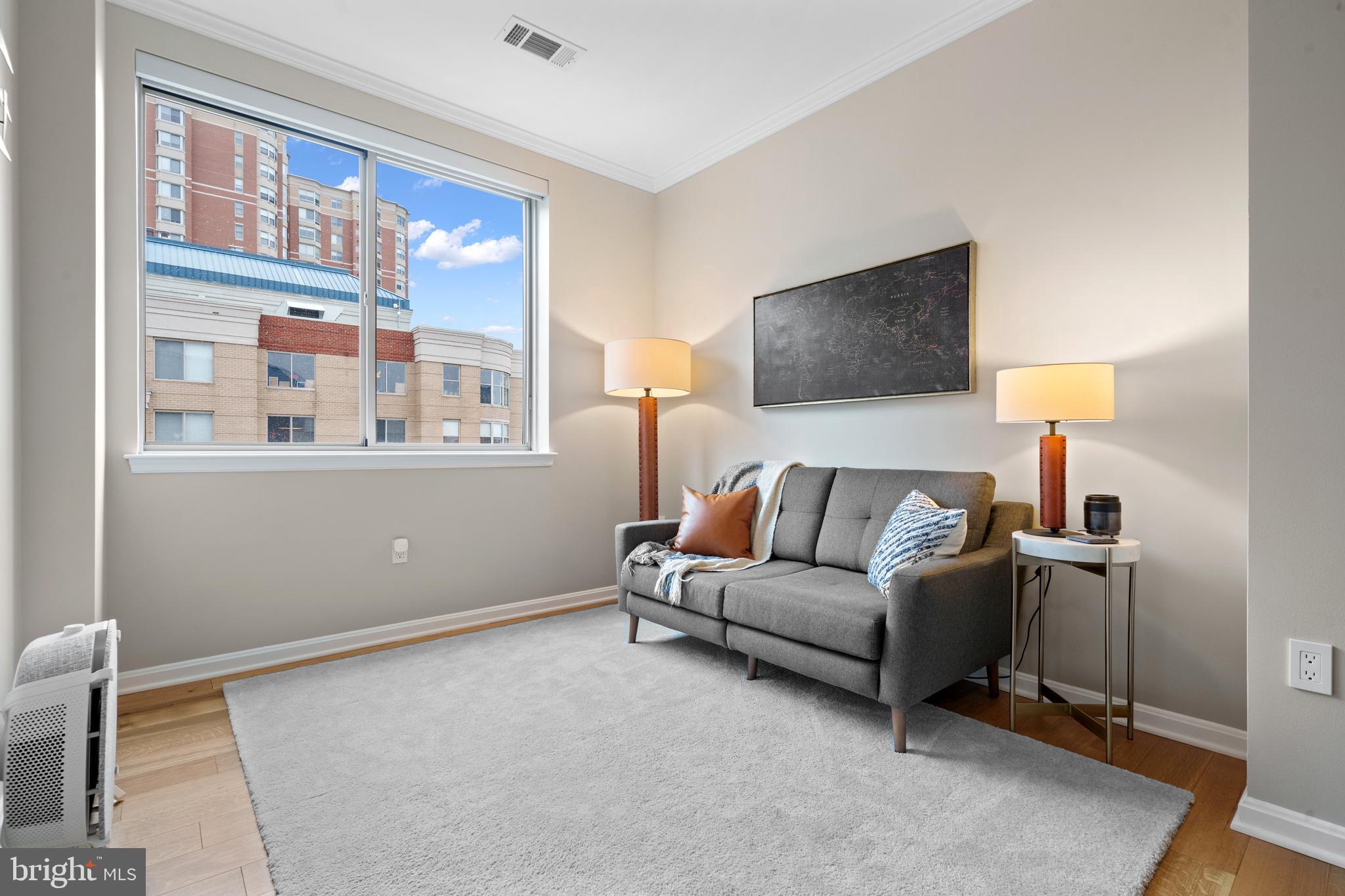 LEXINGTON SQUARE - Residential