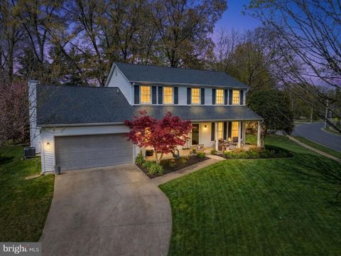 6553 RAFTELIS ROAD BURKE VA 22015