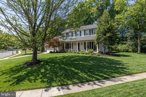 6553 RAFTELIS ROAD BURKE VA 22015